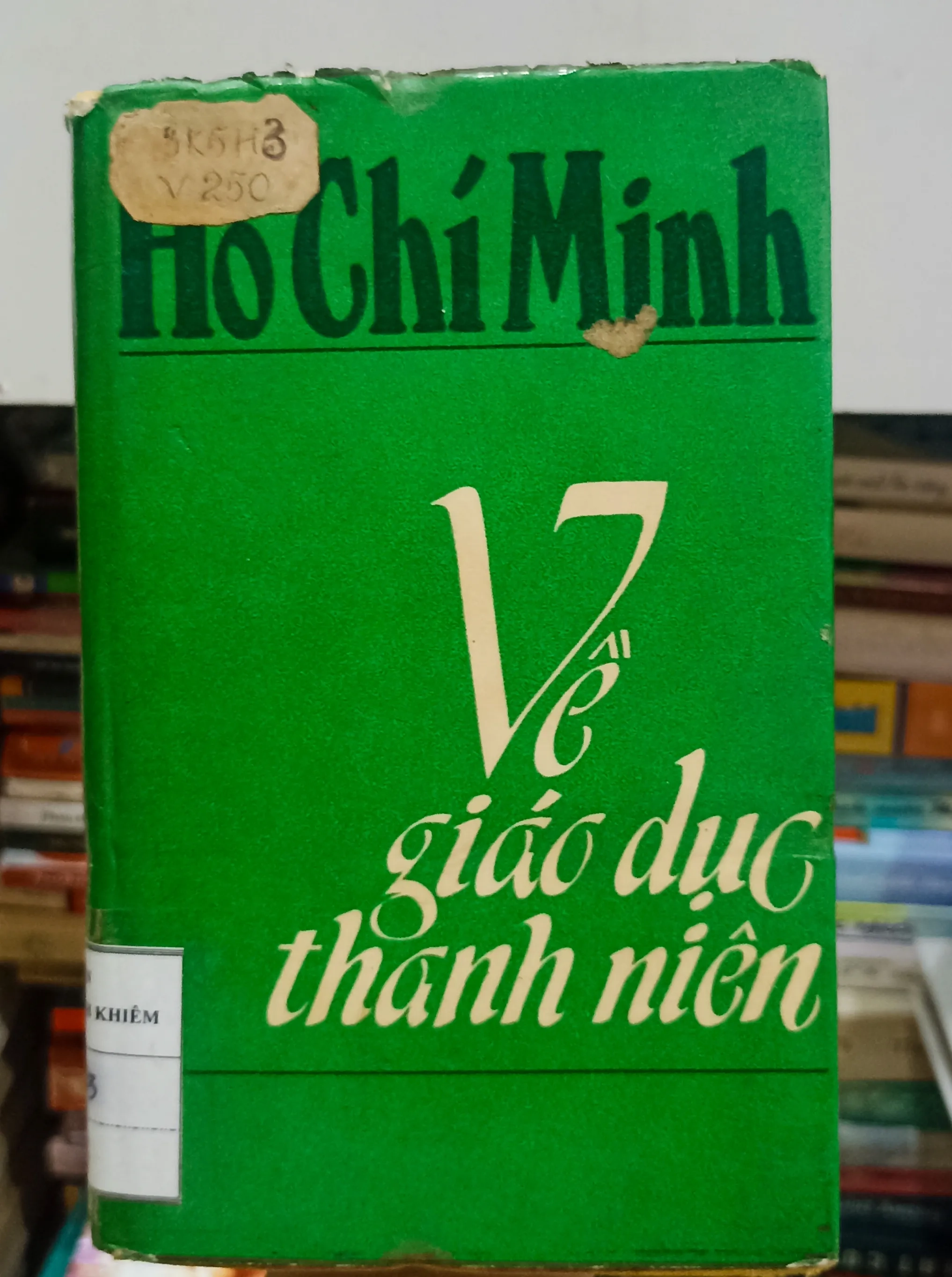 Về giáo dục thanh niên 🌻 by  - Sách Book Cover - Ngọc Hiển Books