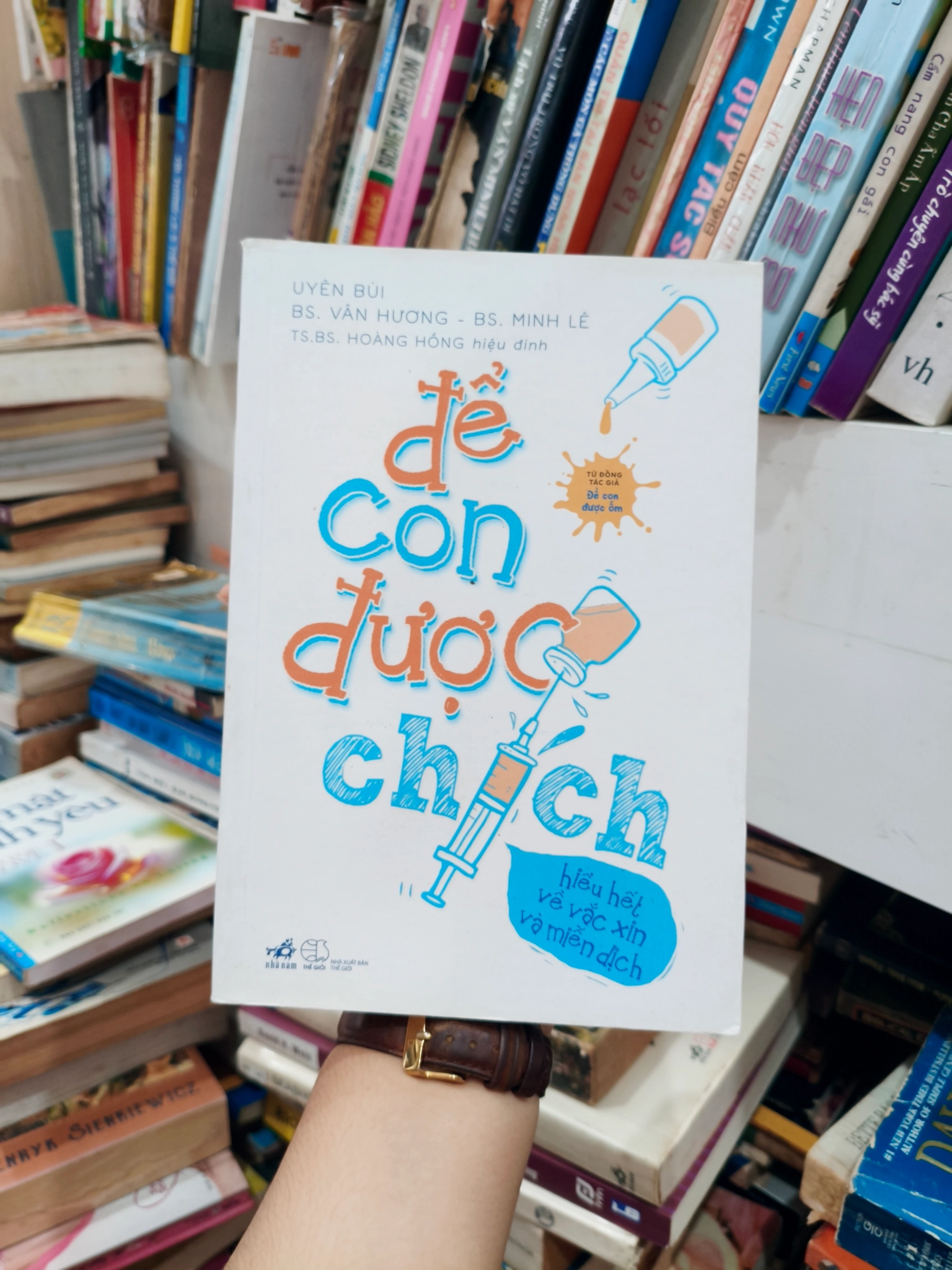 Để con được chích 🌱 by  - Sách Book Cover - Ngọc Hiển Books