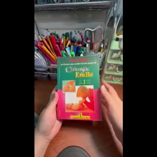 Sách chăm sóc em bé Anne Bacus