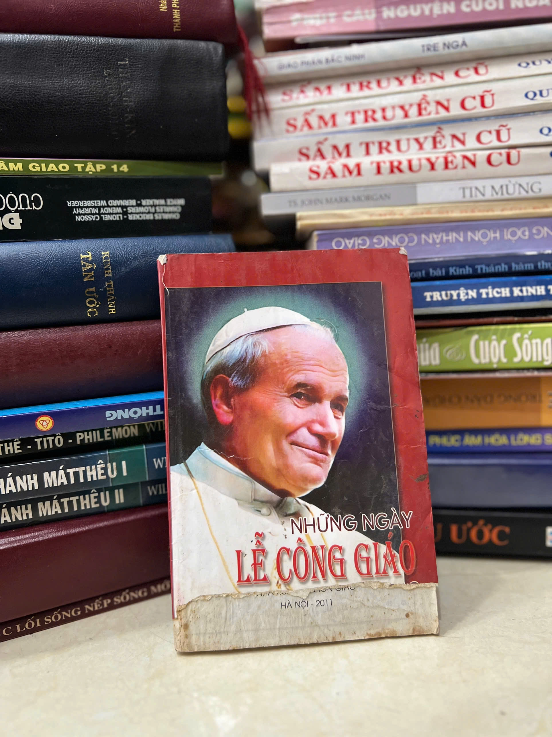 Những ngày lễ công giáo, Đức Gioan Phaolô II yêu thương trẻ thơ by  - Sách Book Cover - Ngọc Hiển Books