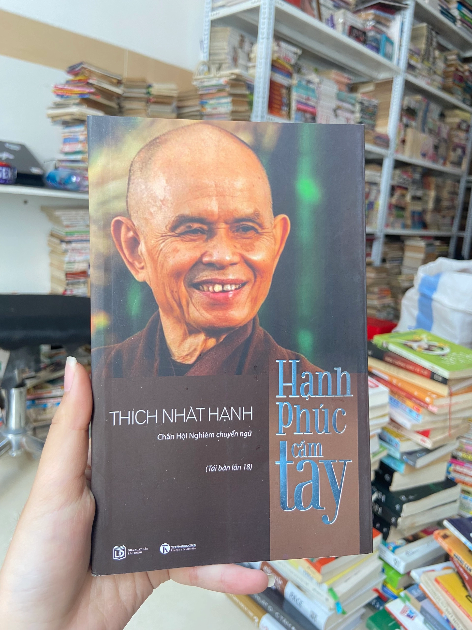 Hạnh Phúc Cầm Tay / Để Có Một Tương Lai - Thích Nhất Hạnh by  - Sách Book Cover - Ngọc Hiển Books