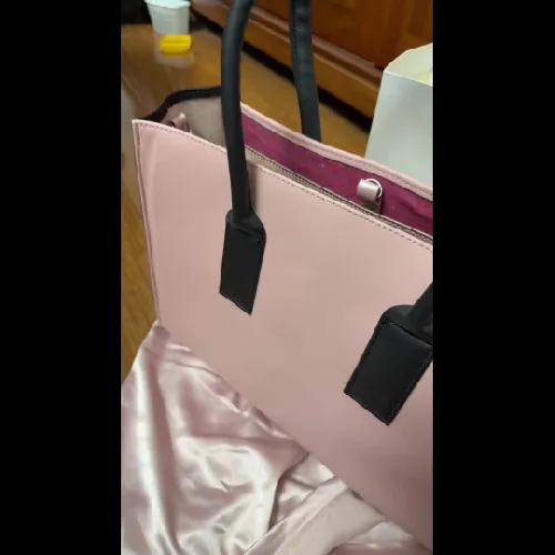 Túi NGAOS, đựng vừa laptop, mới dùng 1-2 lần, màu hồng đen, không chỉ thừa, thêu đẹp 722409