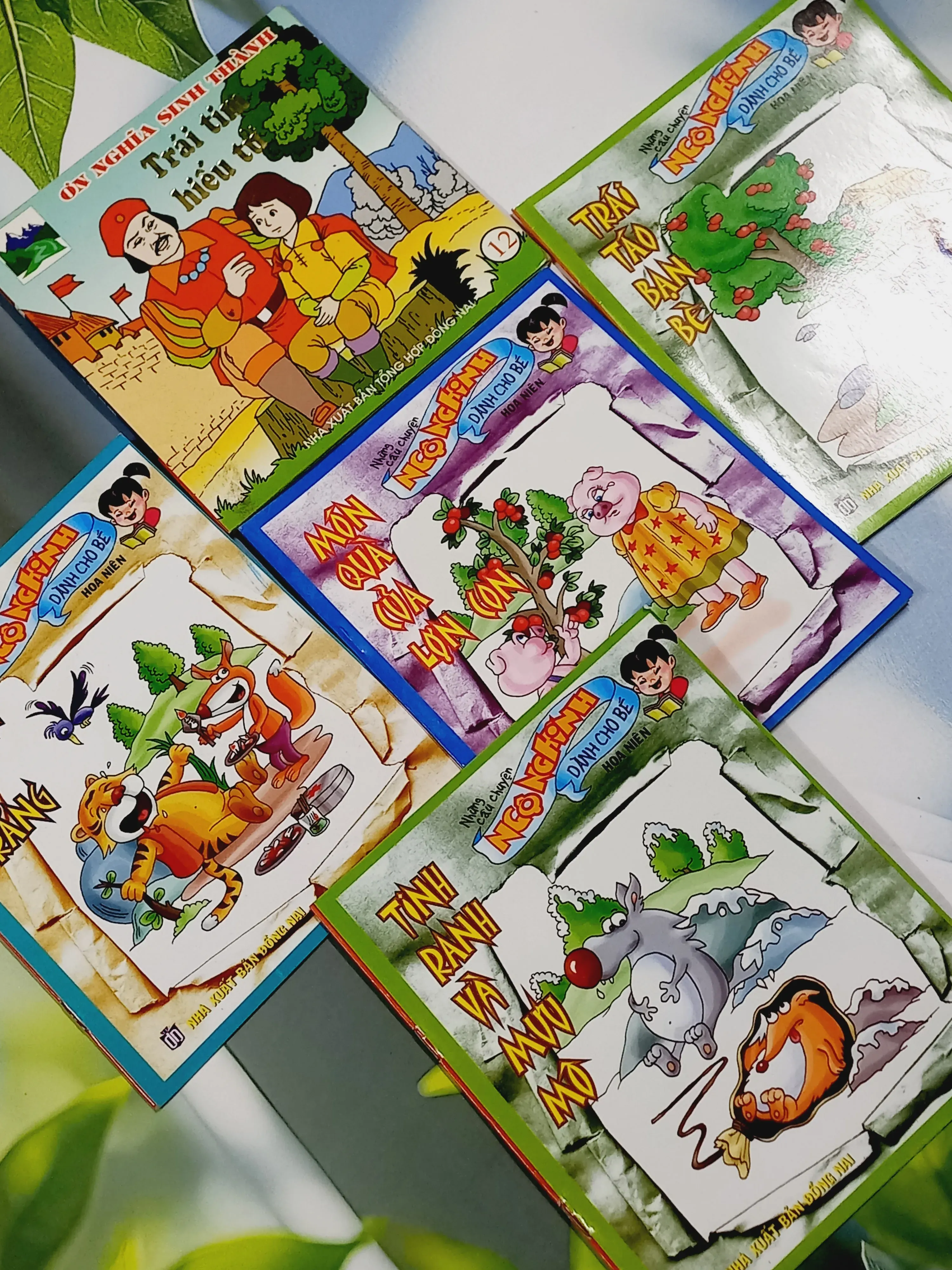 Combo Truyện Màu: Hổ Không Có Răng, Món Quà Của Lợn Con, Trái Táo Bạn Bè, Trái Tim Hiếu T