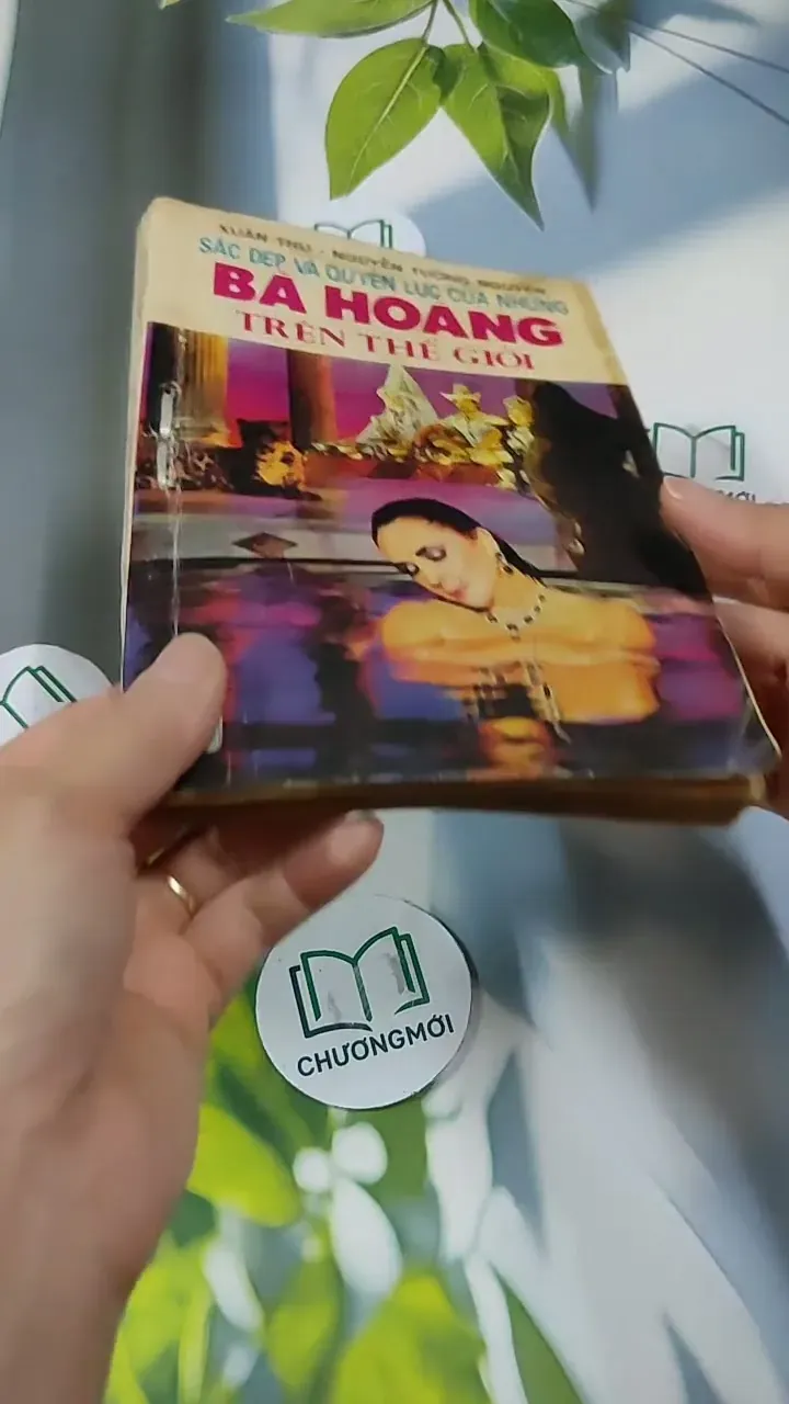 [MIỄN PHÍ BỌC SÁCH] Sắc Đẹp Và Quyền Lực Của Những Bà Hoàng Trên Thế Giới (24 Người Phụ N 713861