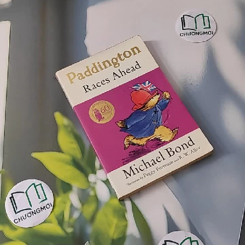 Paddington Races Ahead - Michael Bond