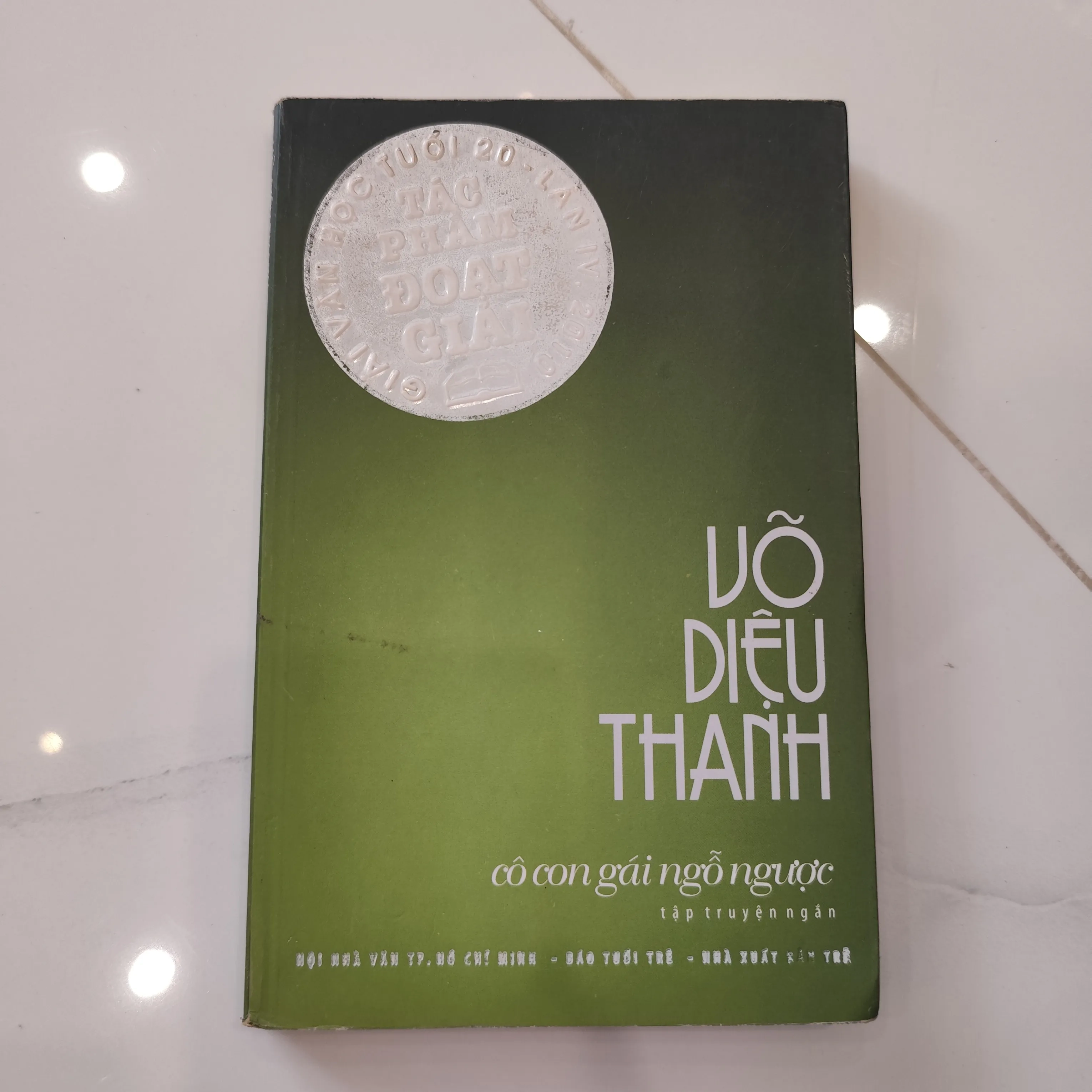 Tập truyện ngắn -Cô con gái ngỗ ngược
