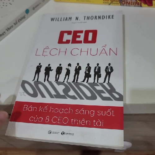 CEO Lệch Chuẩn 440823