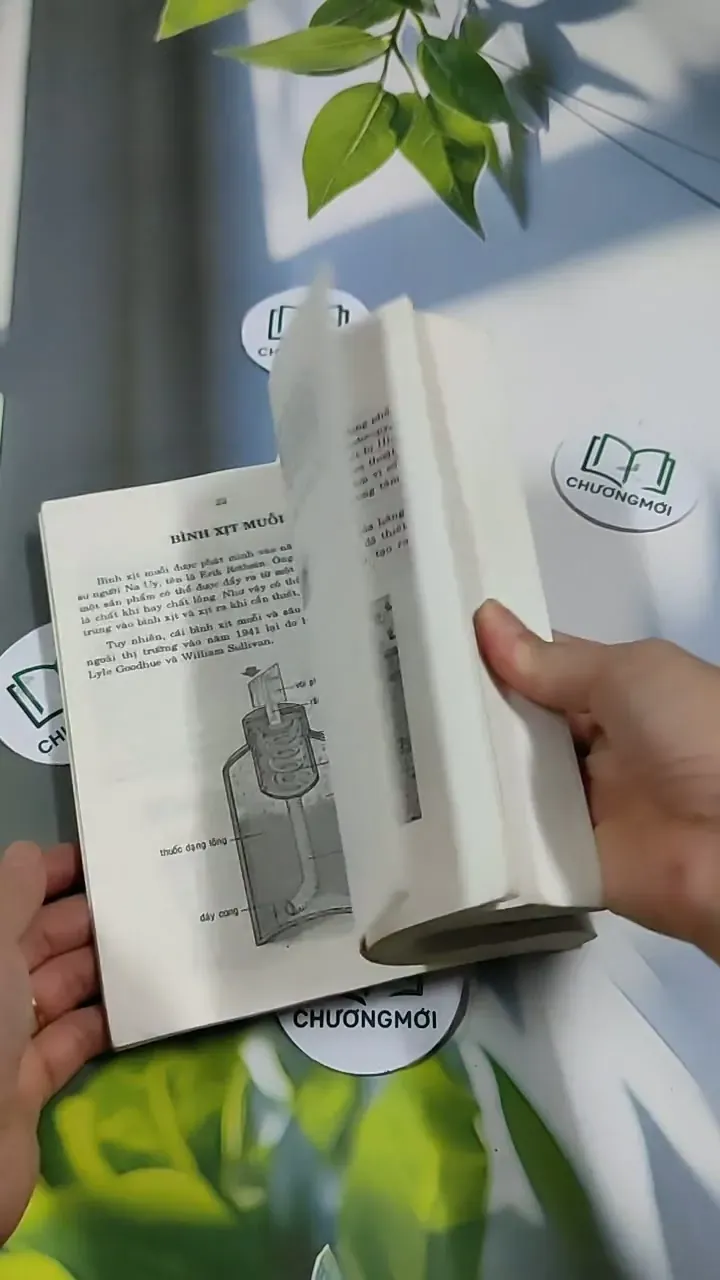 Tìm Hiểu Lịch Sử Những Vật Dụng Quanh Ta - Máy Quay Video Xách Tay - Nguyễn Hạnh 705720