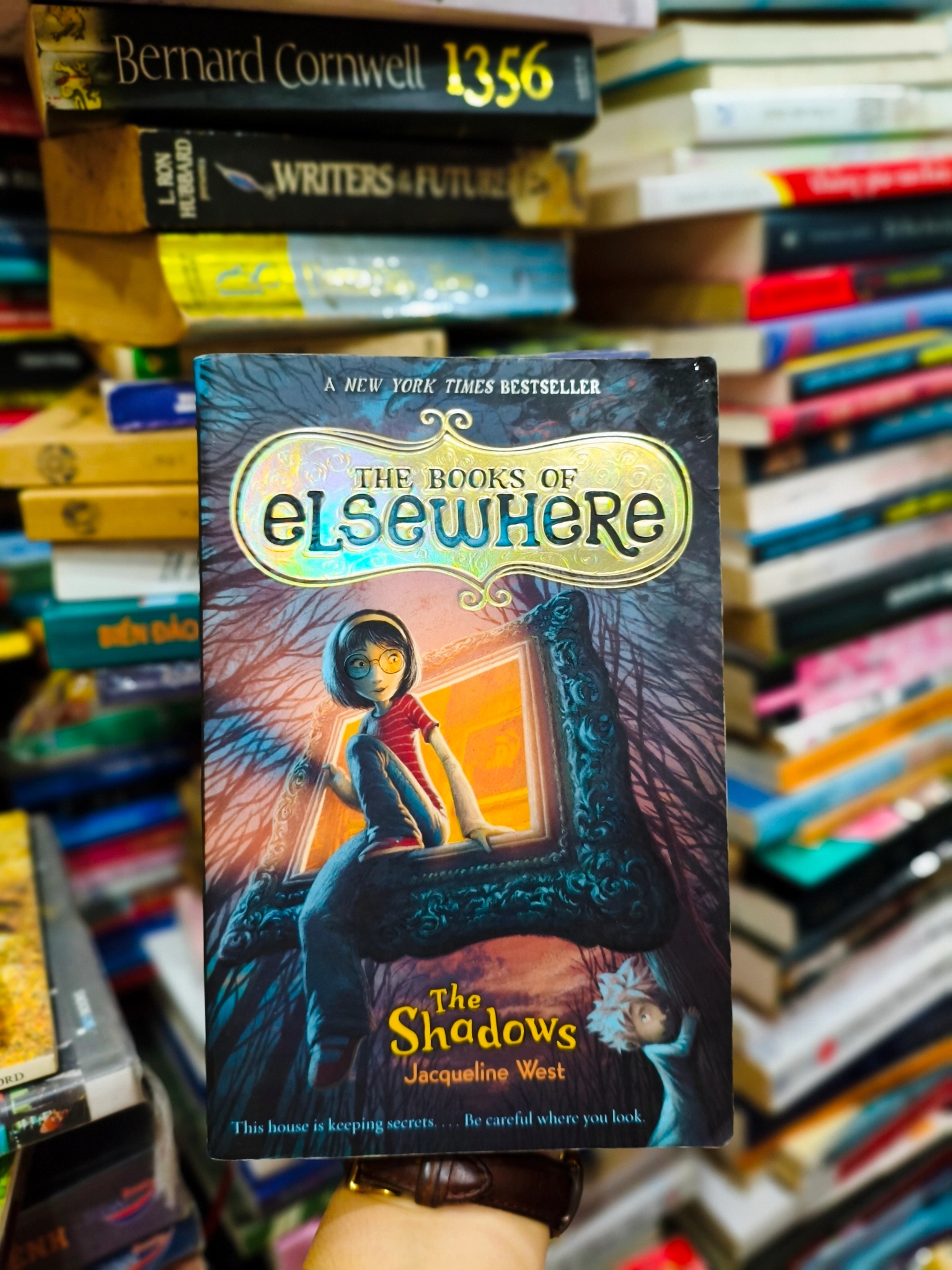 Thế books of elsewhere 🌱 by Jacqueline West - Sách Book Cover - Ngọc Hiển Books