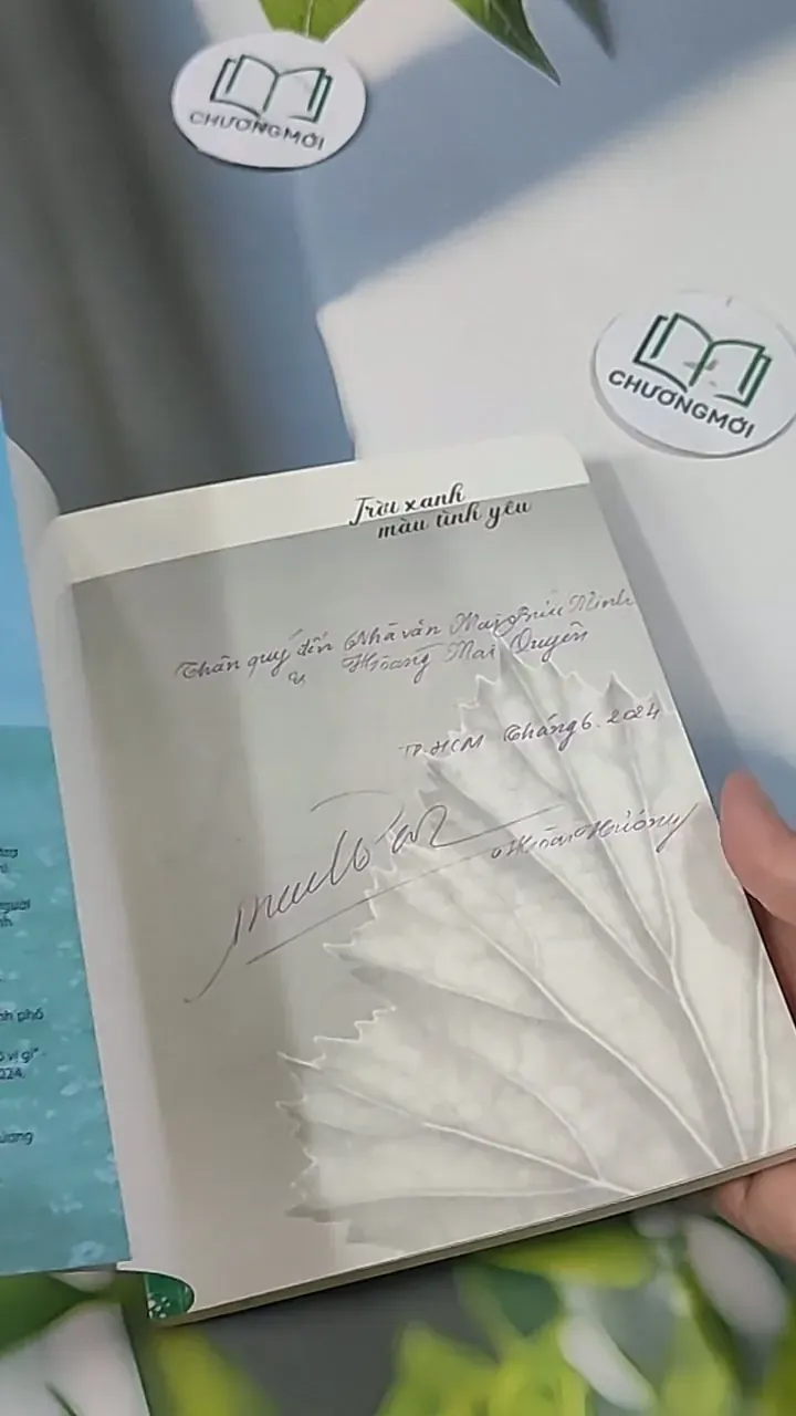 Trời Xanh Màu Tình Yêu - Hoài Hương 705620