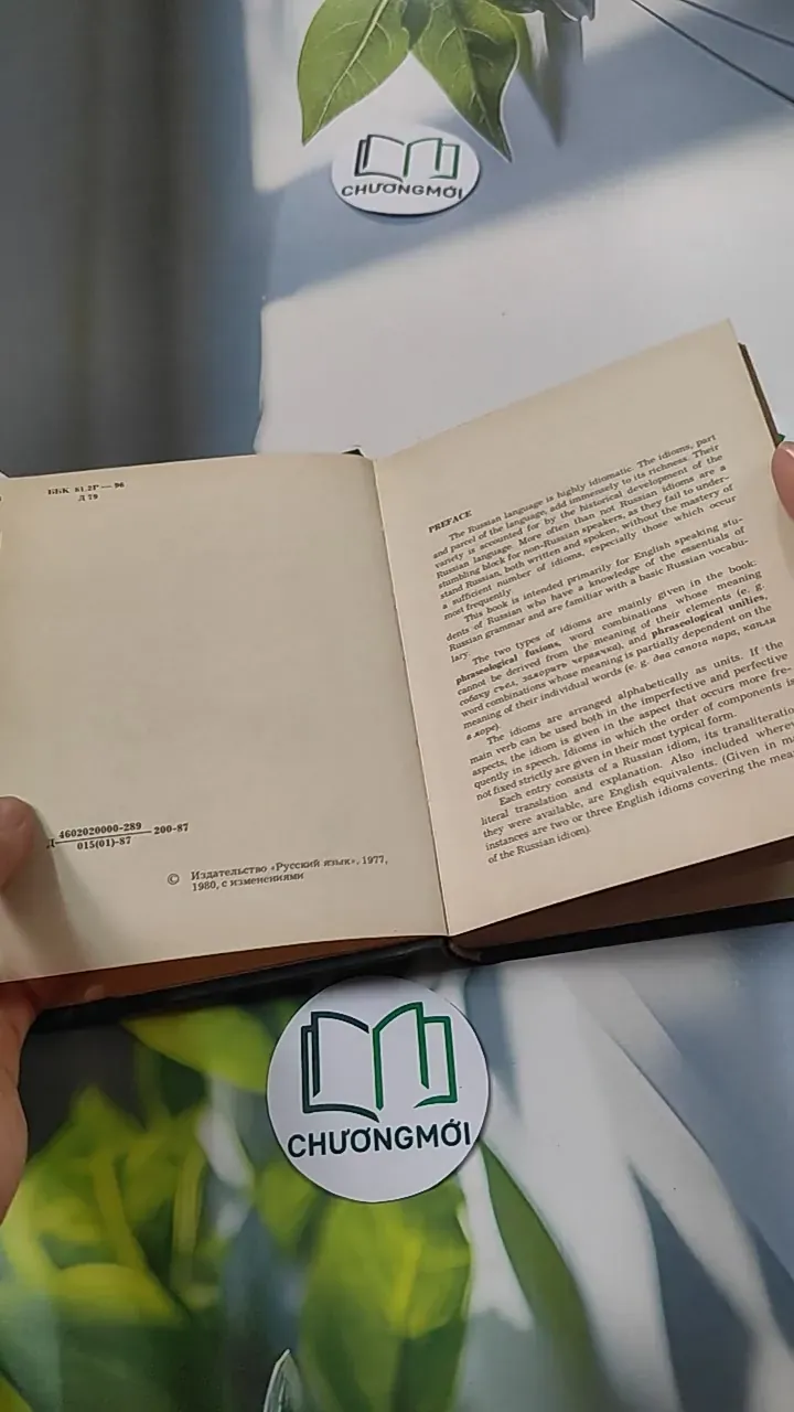 [MIỄN PHÍ BỌC SÁCH] A Book of Russian Idioms Illustrated - M.I. Dubrovin 749567