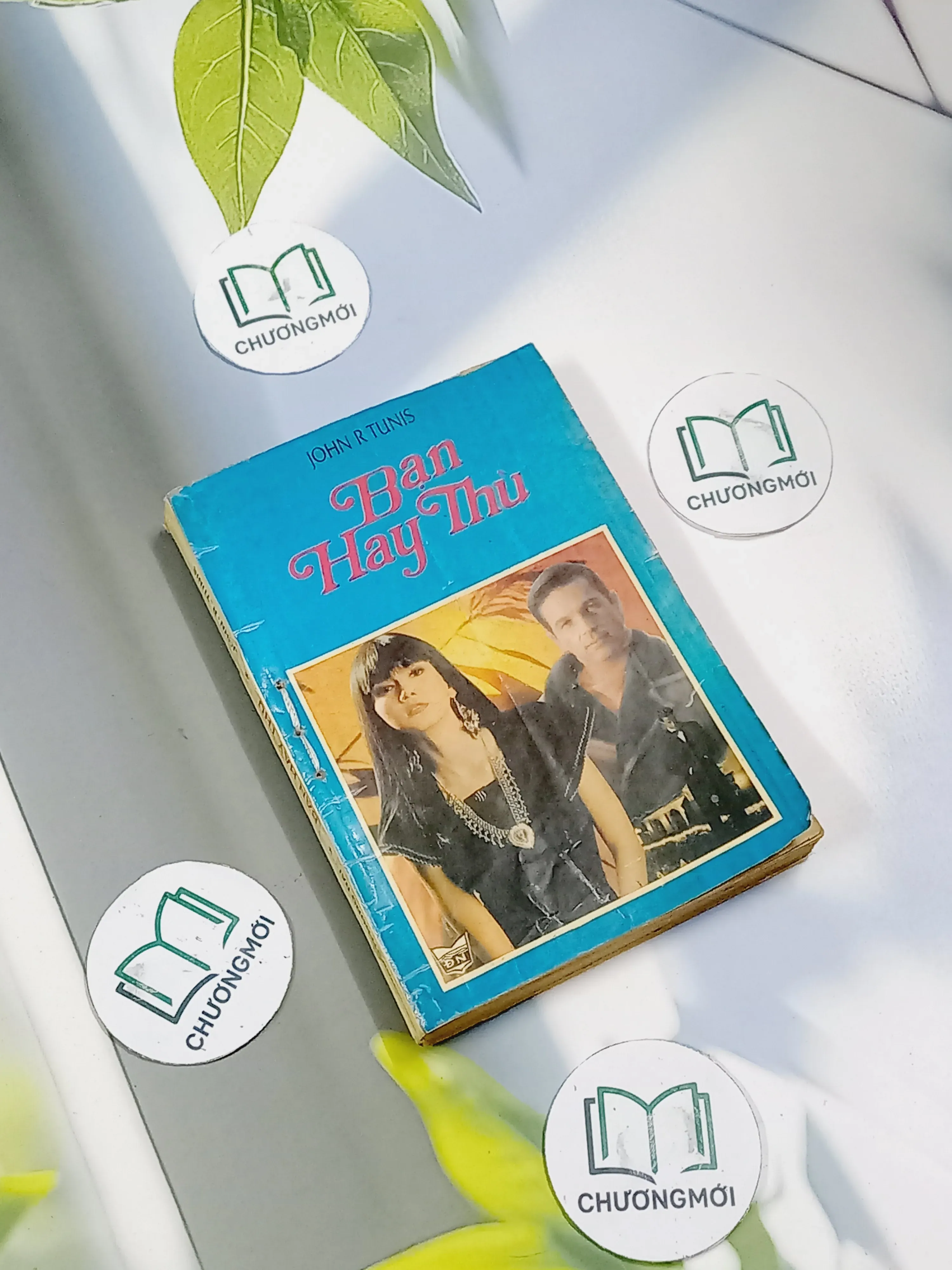 Bạn Hay Thù - John R. Tunis