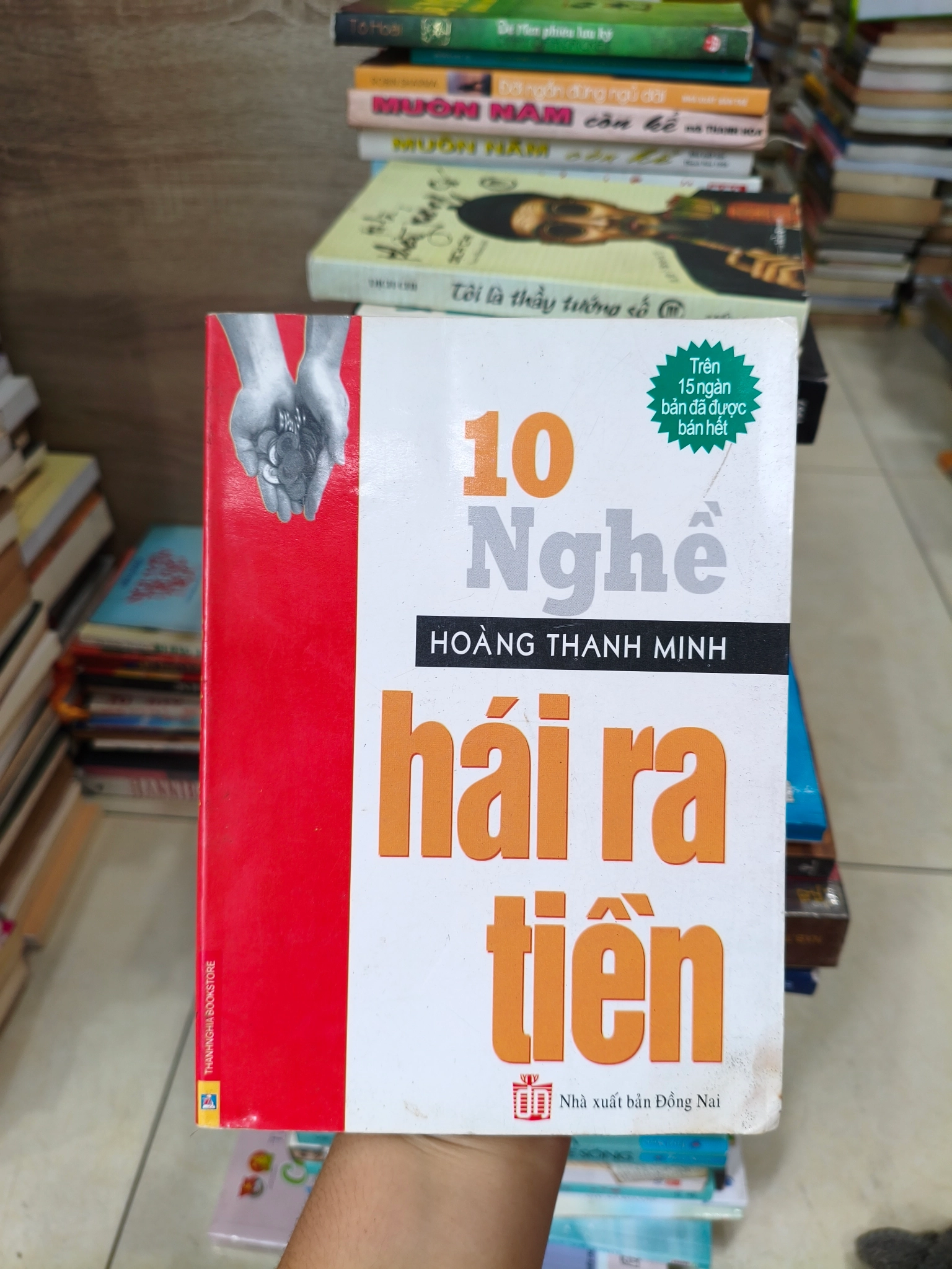 10 nghề hái ra tiền 🌱 by  - Sách Book Cover - Ngọc Hiển Books