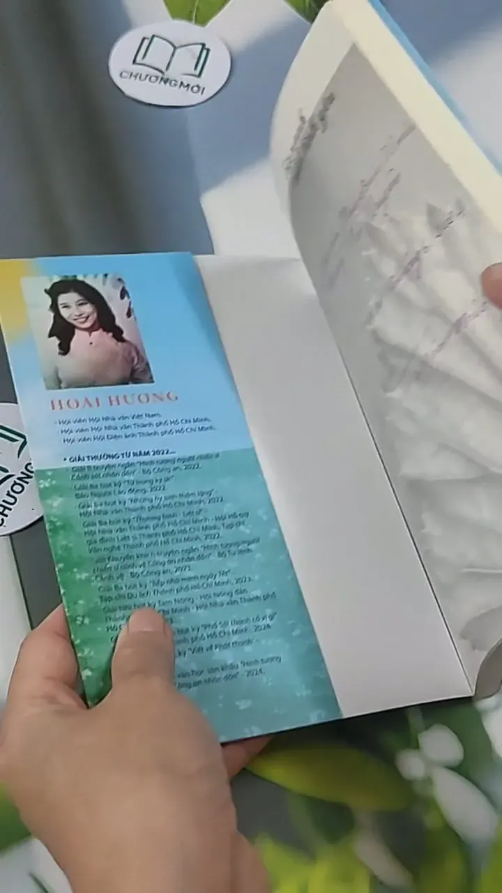 Trời Xanh Màu Tình Yêu - Hoài Hương 705620