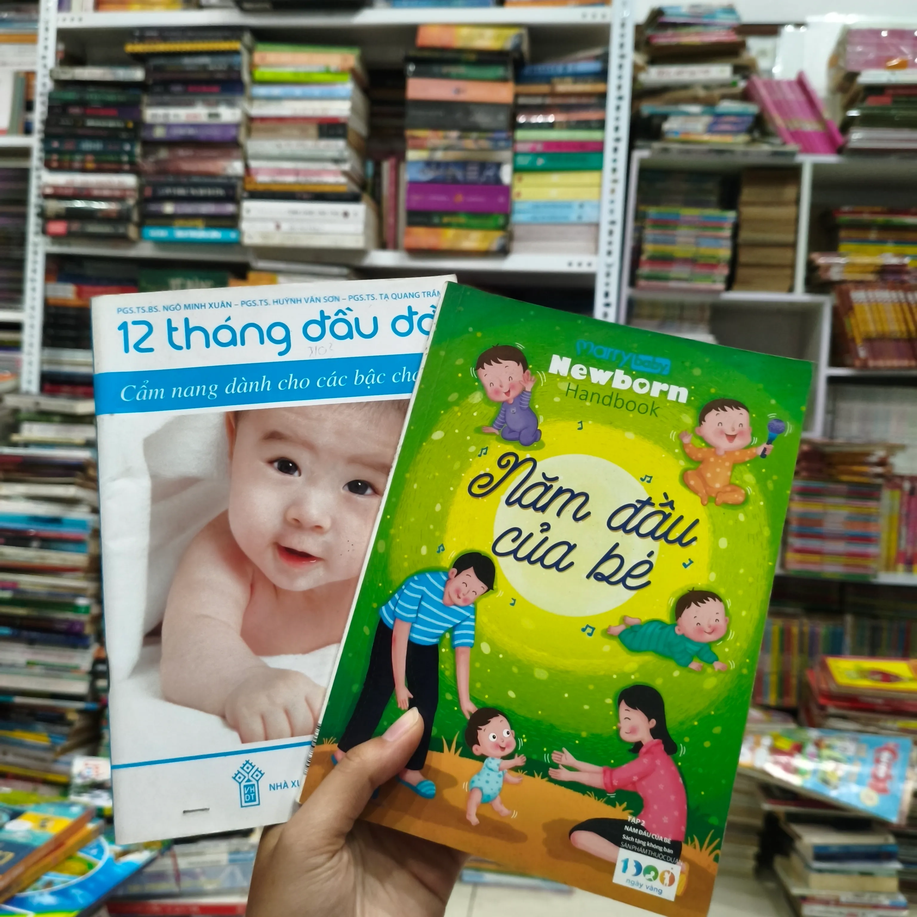 Năm đầu của bé & 12 tháng đầu đời của bé 🌱 by  - Sách Book Cover - Ngọc Hiển Books