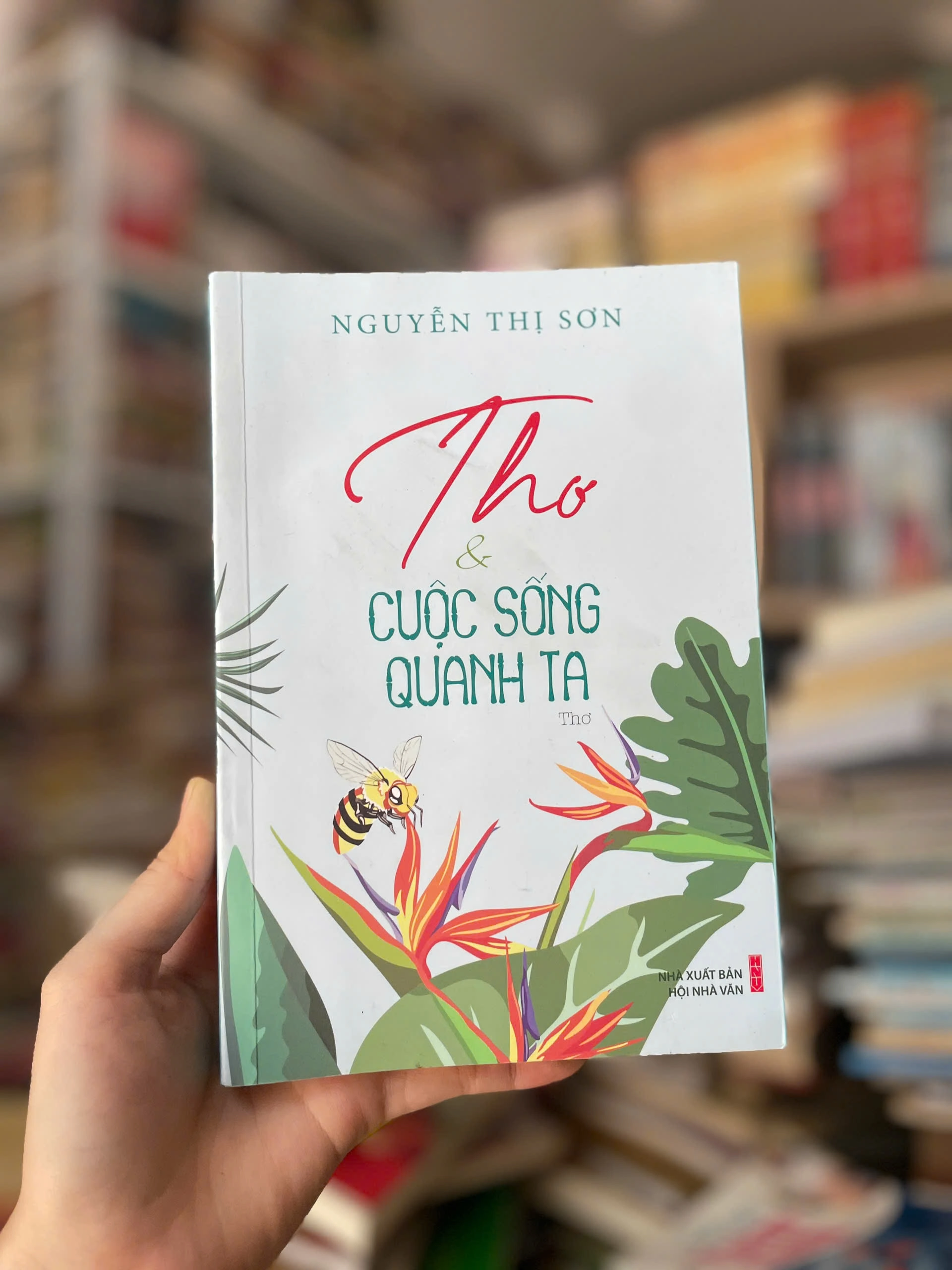Thơ và cuộc sống quanh ta by Nguyễn Thị Sơn - Sách Book Cover - Ngọc Hiển Books