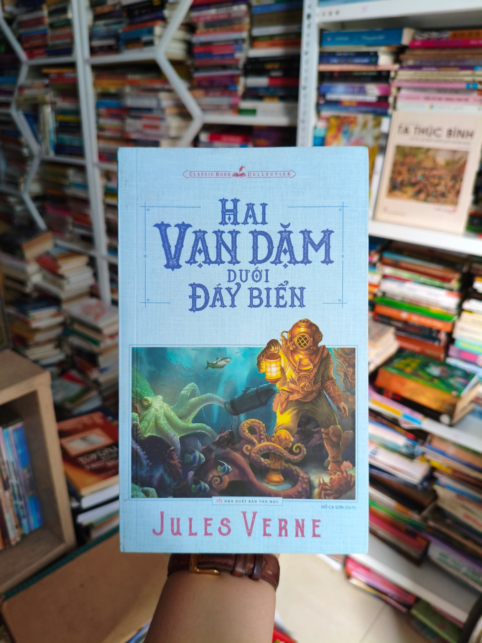 Hai vạn dặm dưới đáy biển 🌱 by  - Sách Book Cover - Ngọc Hiển Books