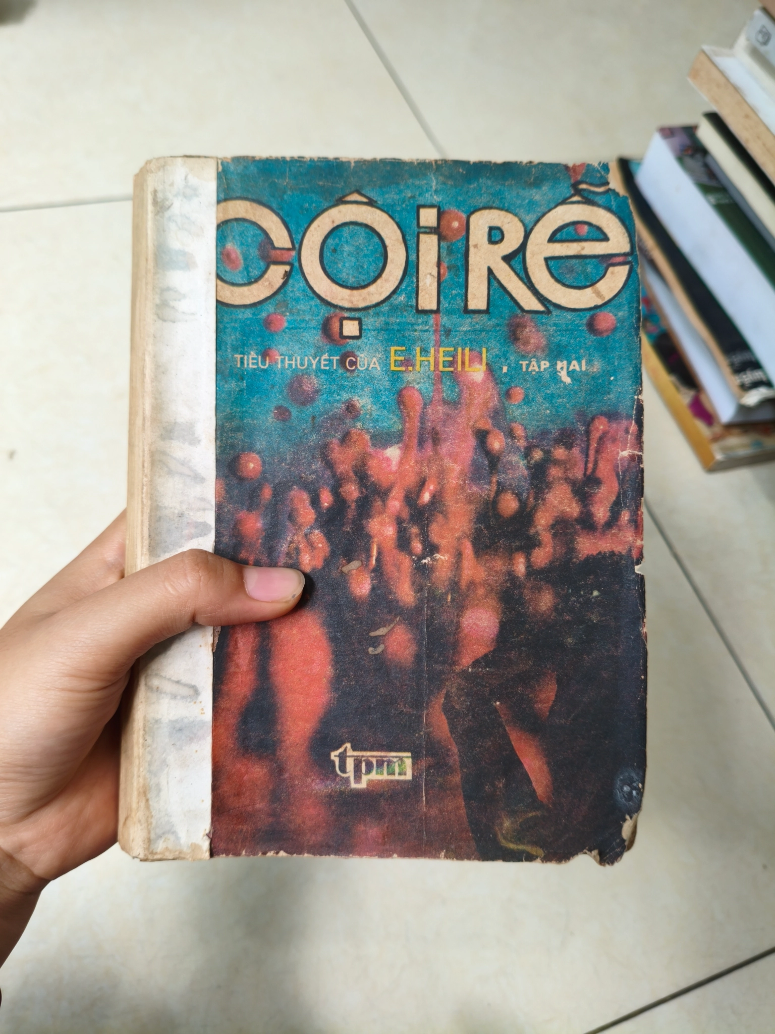 Cội rễ tập 2 🌱 by  - Sách Book Cover - Ngọc Hiển Books