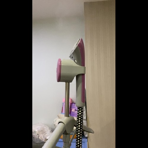 Bàn là hơi nước dạng đứng Lock & Lock