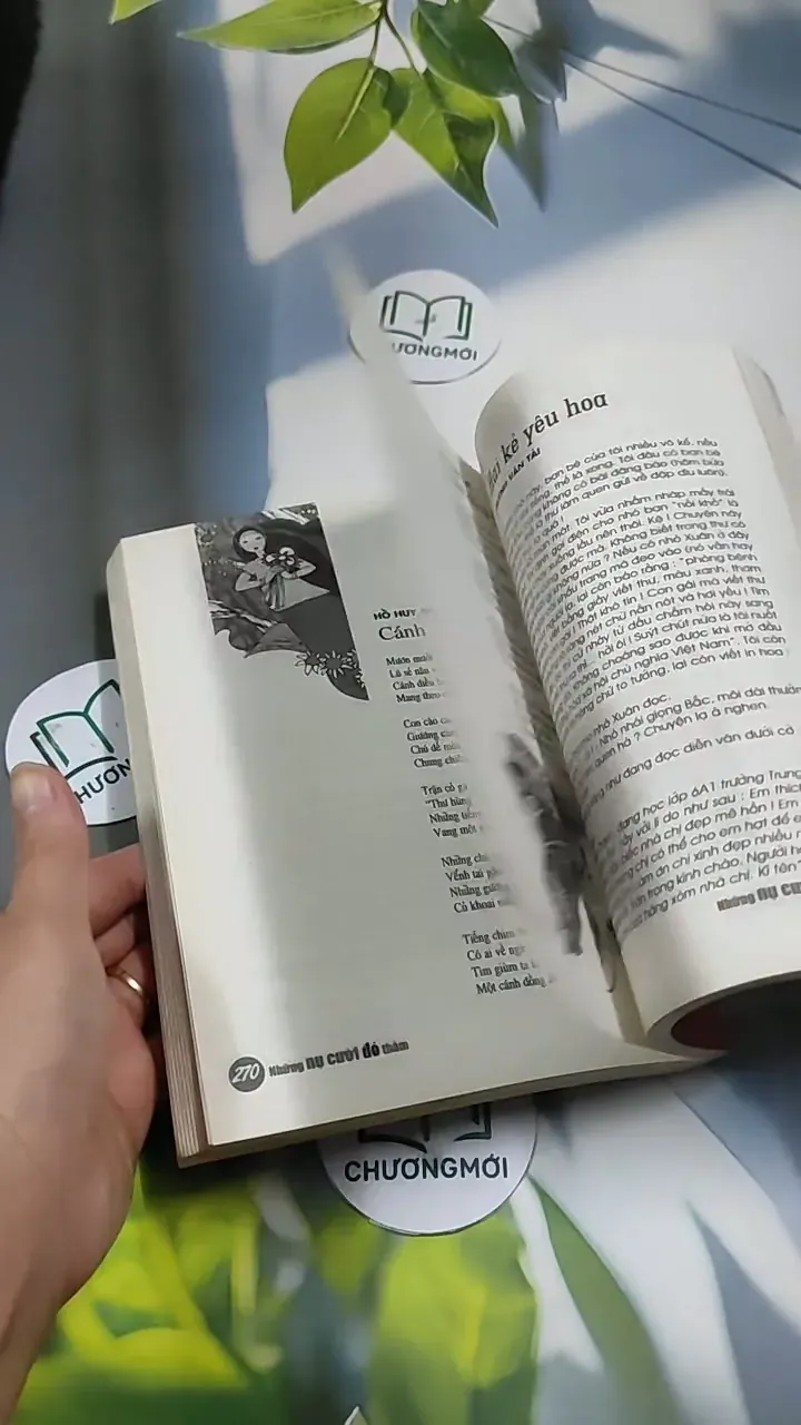 Tuyển Tập Thơ: Những Nụ Cười Đỏ Thắm (Kỷ Niệm 30 Năm Ngày Thành Lập Báo Khăn Quàng Đỏ) 707256