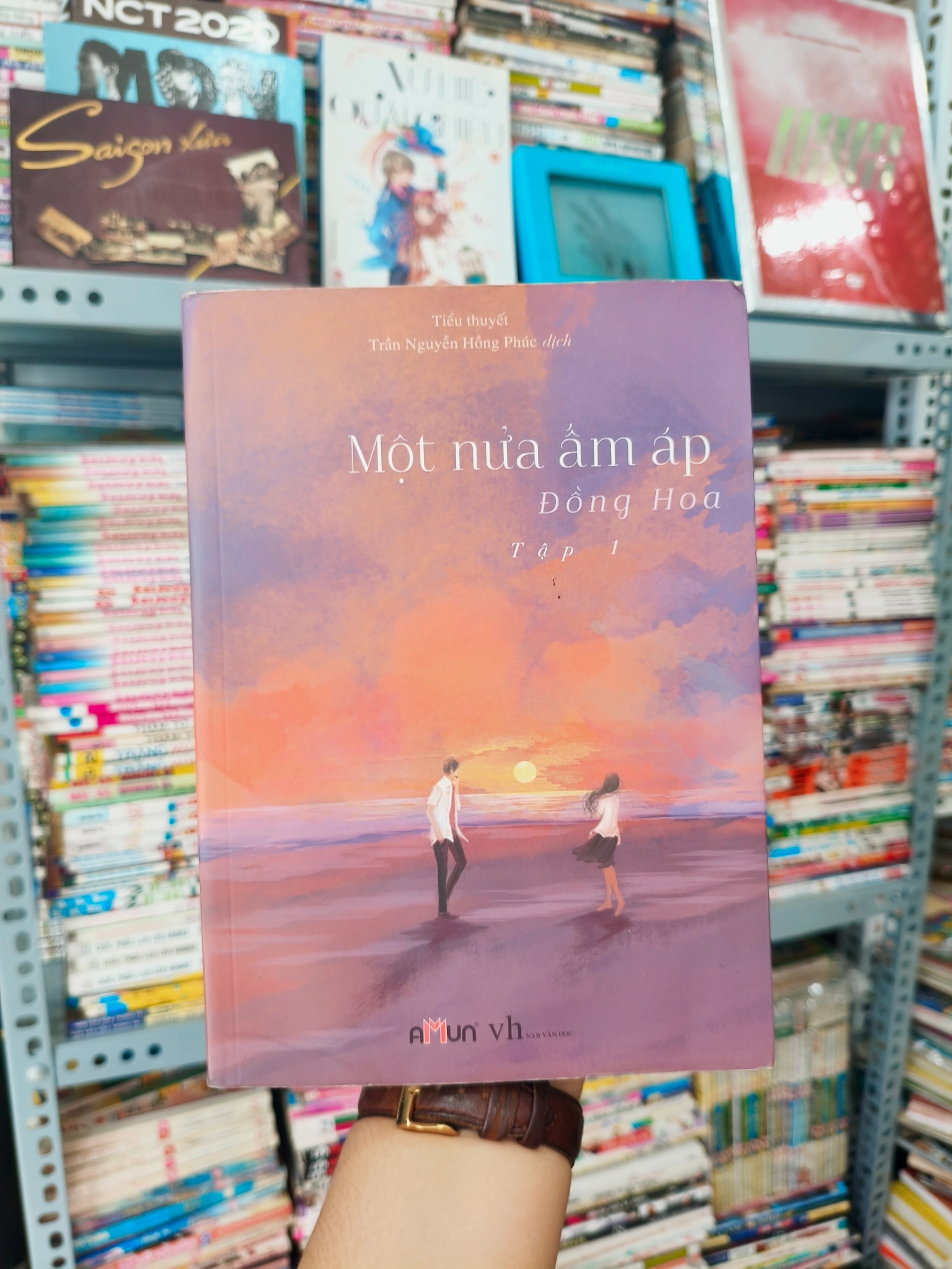 Một nửa ấm áp tập 1 🌱 by  - Sách Book Cover - Ngọc Hiển Books