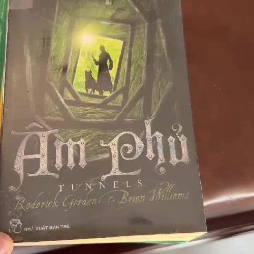 Âm Phủ (Tunnels) – Roderick Gordon & Brian Williams -K2