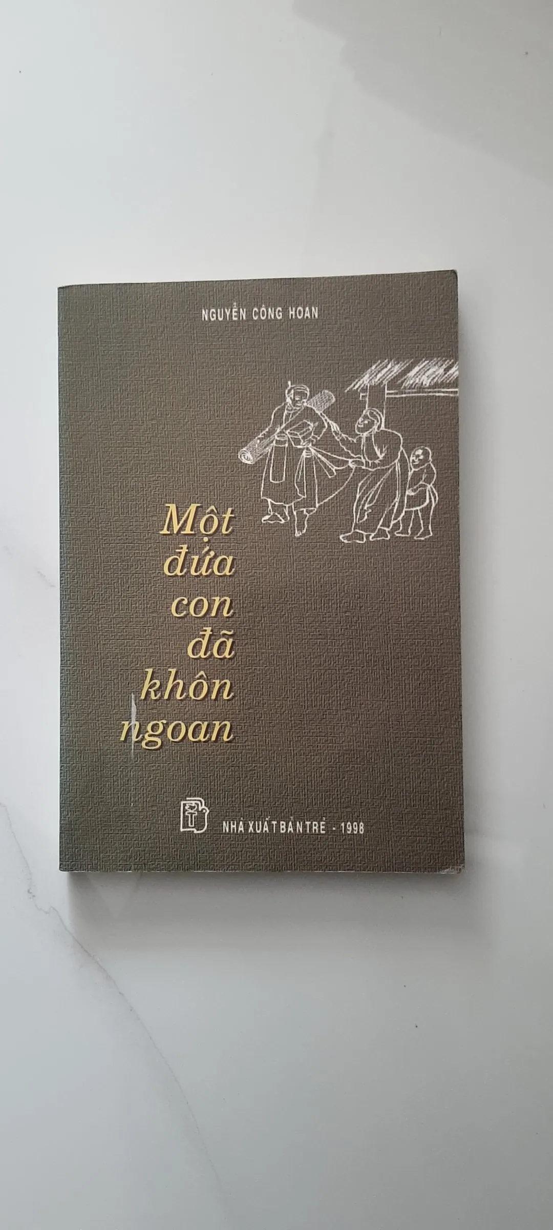 Tác phẩm "Một đứa con đã khôn ngoan" của tác giả Nguyễn Công Hoan by  - Sách Book Cover - Ngọc Hiển Books