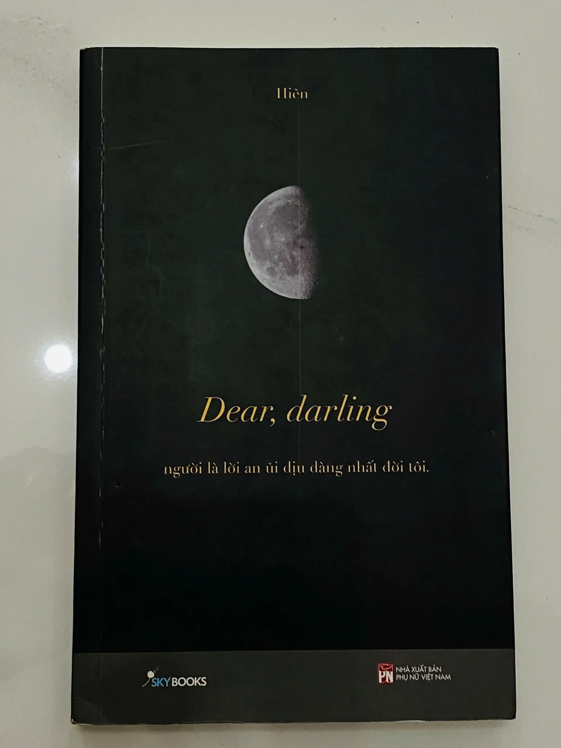 Dear, Darling - Người Là Lời An Ủi Dịu Dàng Nhất Đời Tôi by  - Sách Book Cover - Ngọc Hiển Books