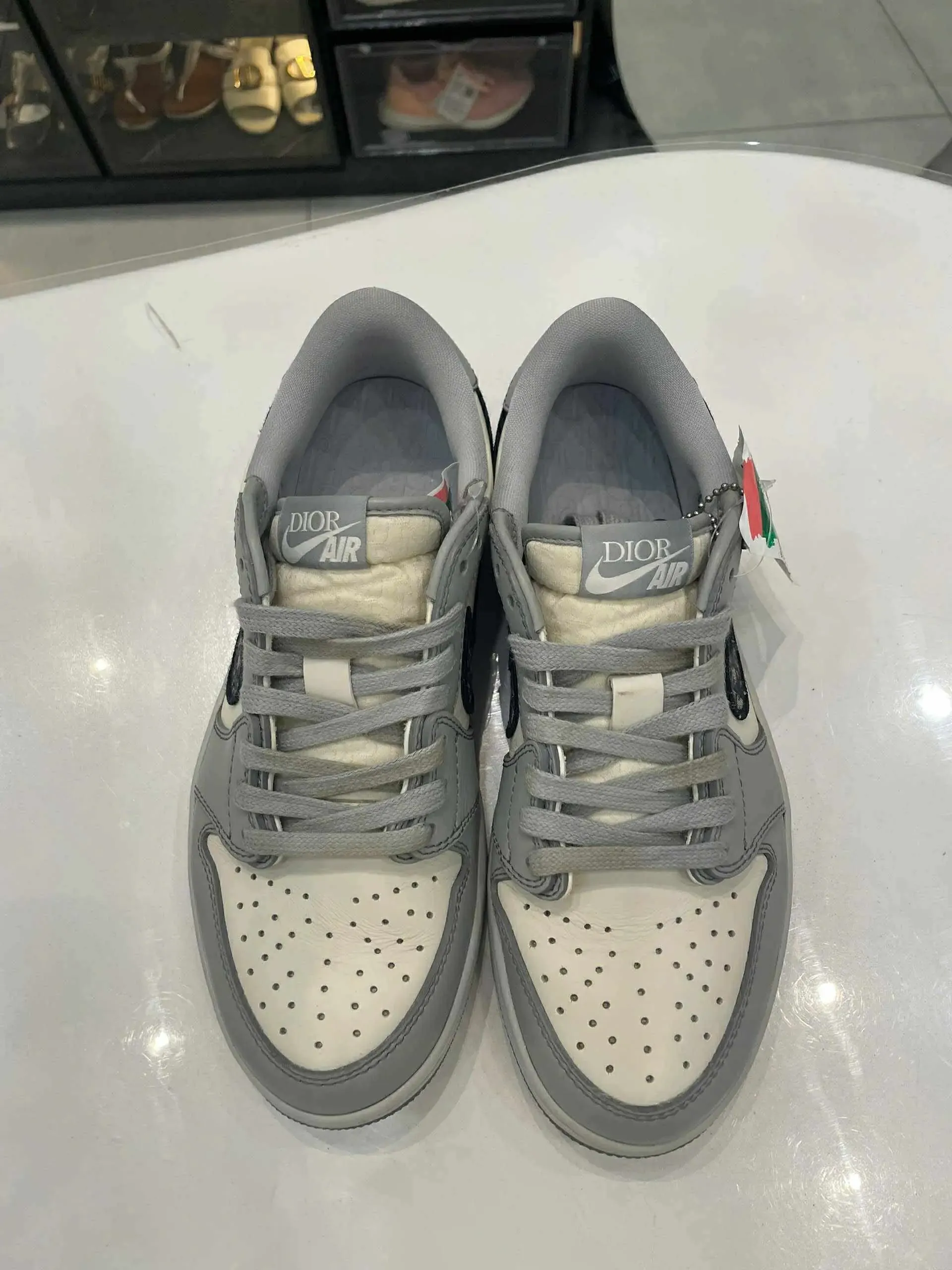 Giày hiệu auth bao check