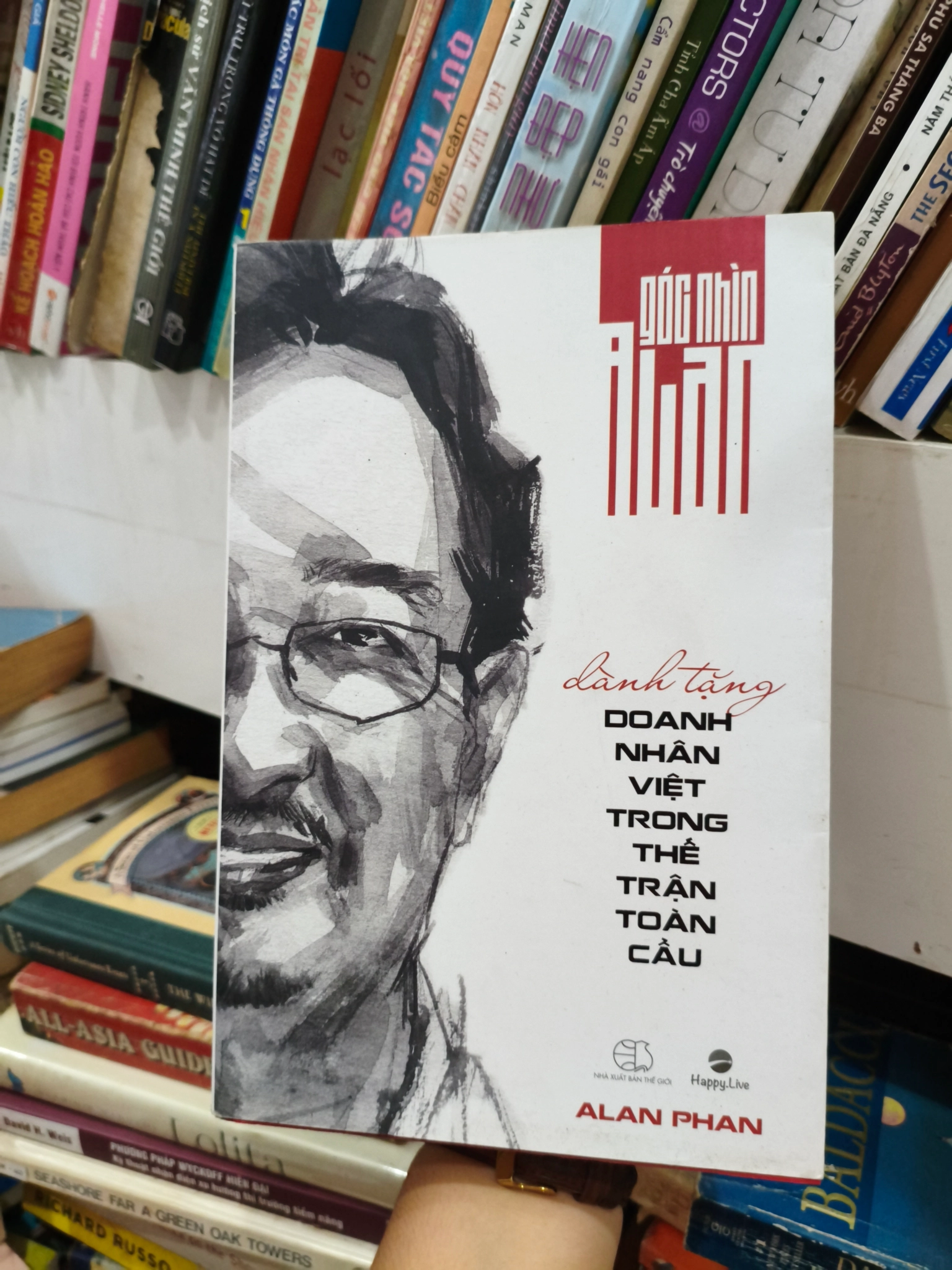 Dành tặng doanh nhân việt trong thế trận toàn cầu 🌱 by  - Sách Book Cover - Ngọc Hiển Books