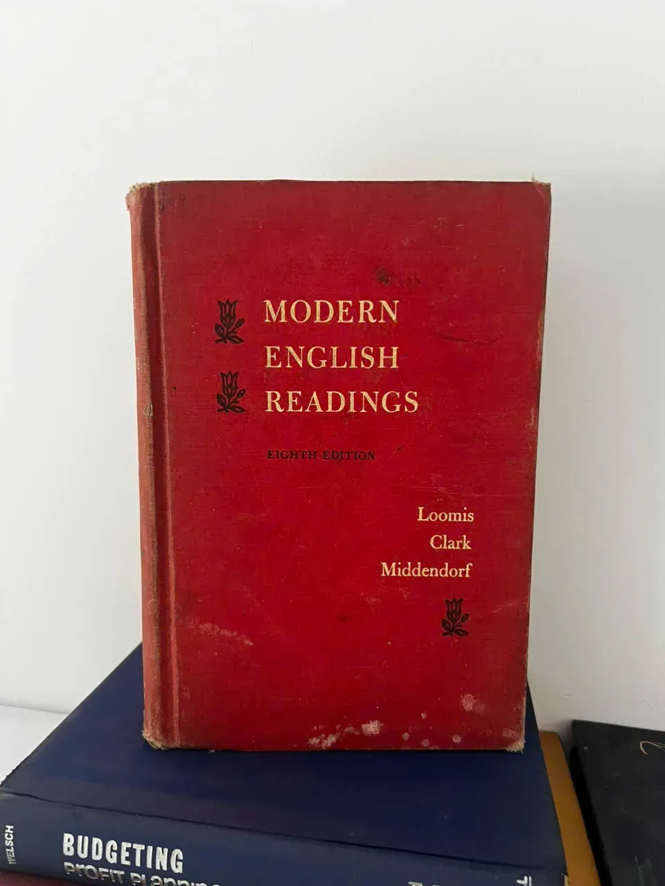 Modern English Readings by  - Sách Book Cover - Ngọc Hiển Books