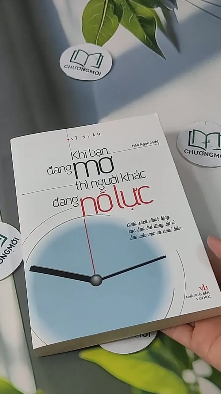 Khi Bạn Đang Mơ Thì Người Khác Đang Nỗ Lực - Vĩ Nhân 705607