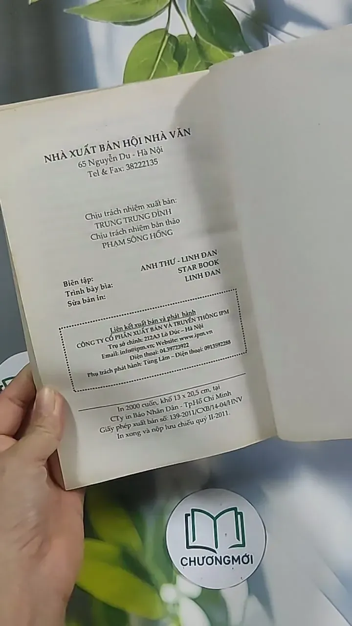 Anh chỉ muốn nắm tay em thôi - Emily Rose 694967