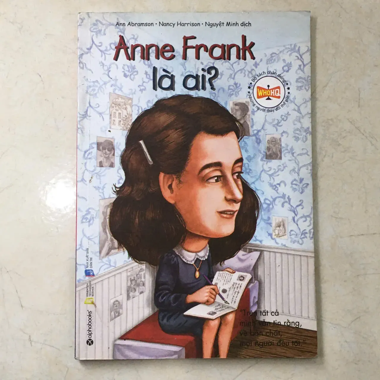 Anne Frank Là Ai? by  - Sách Book Cover - Ngọc Hiển Books