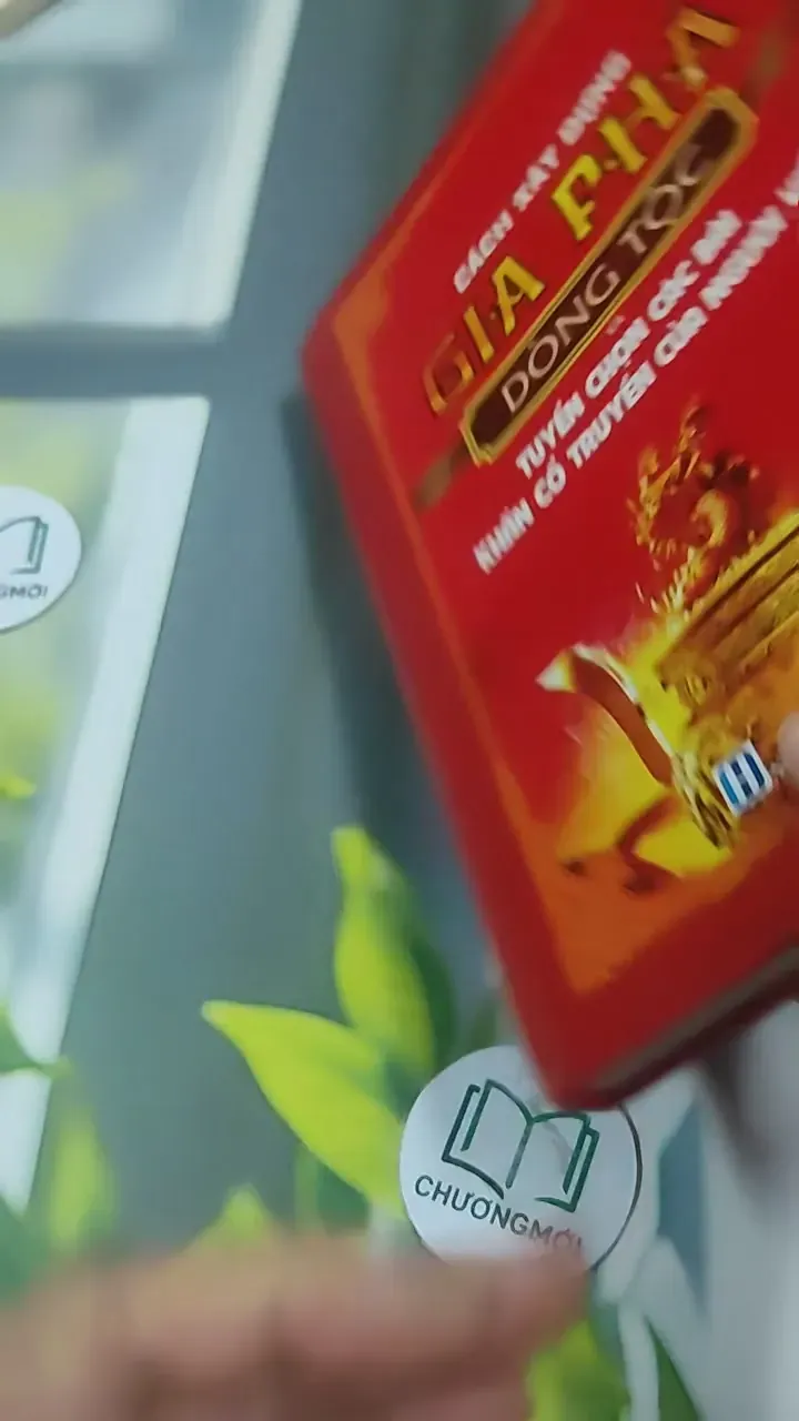 [MIỄN PHÍ BỌC SÁCH] Cách Xây Dựng Gia Phả Dòng Tộc Và Tuyển Chọn Các Bài Khấn Cổ Truyền C 727378