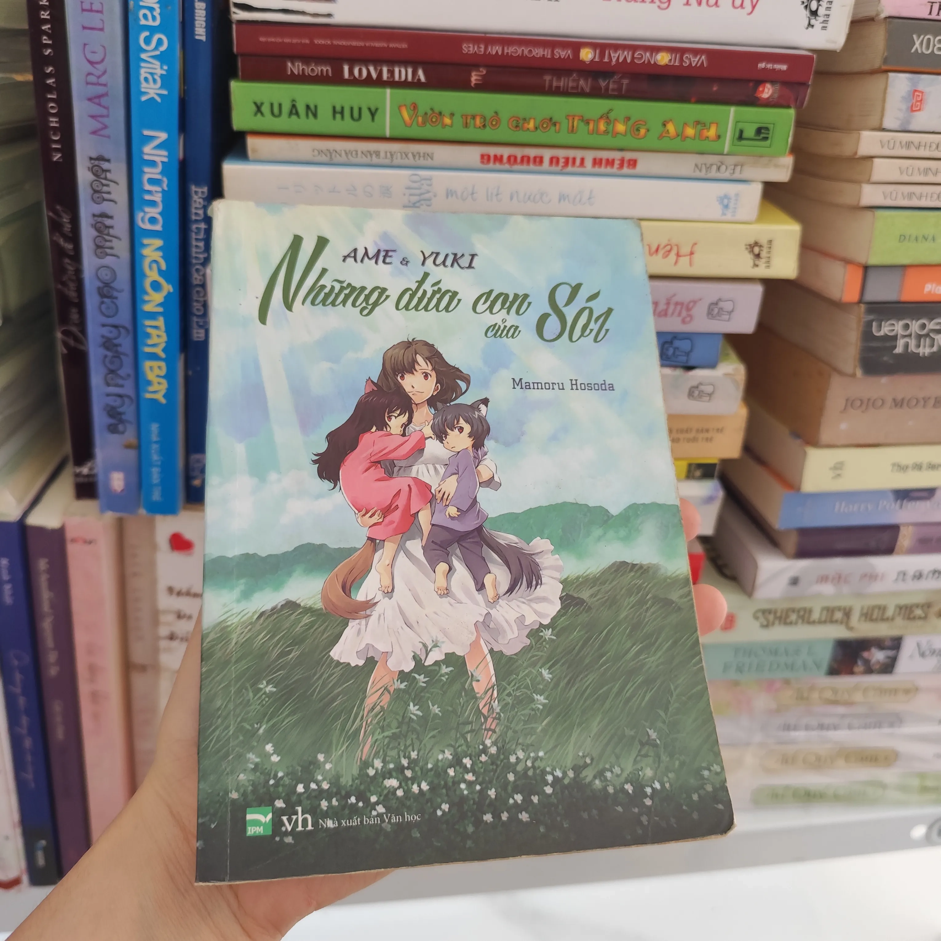 Những đứa con của sói by  - Sách Book Cover - Ngọc Hiển Books