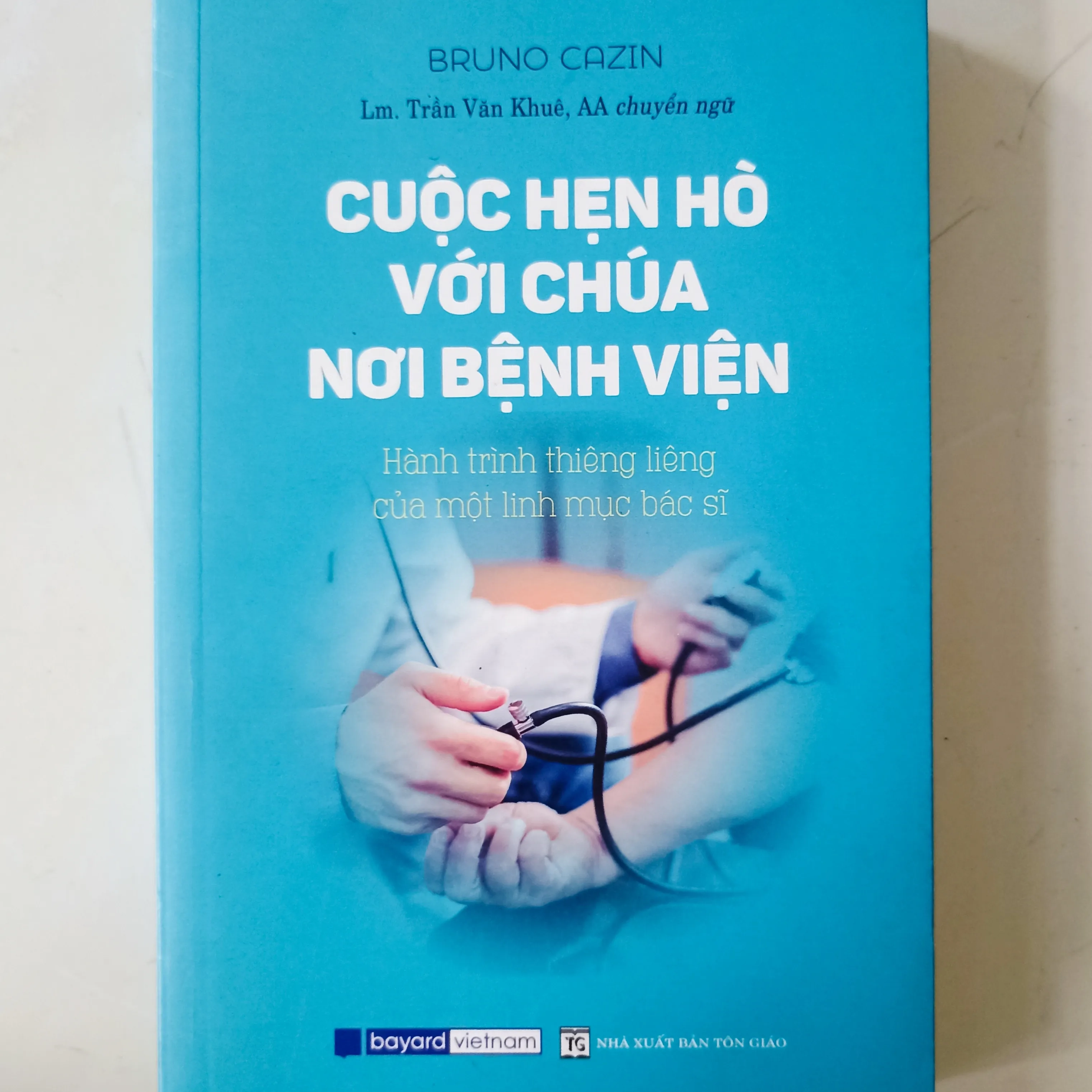 Cuộc hẹn hò với chúa nơi bệnh viện 🌻 by  - Sách Book Cover - Ngọc Hiển Books