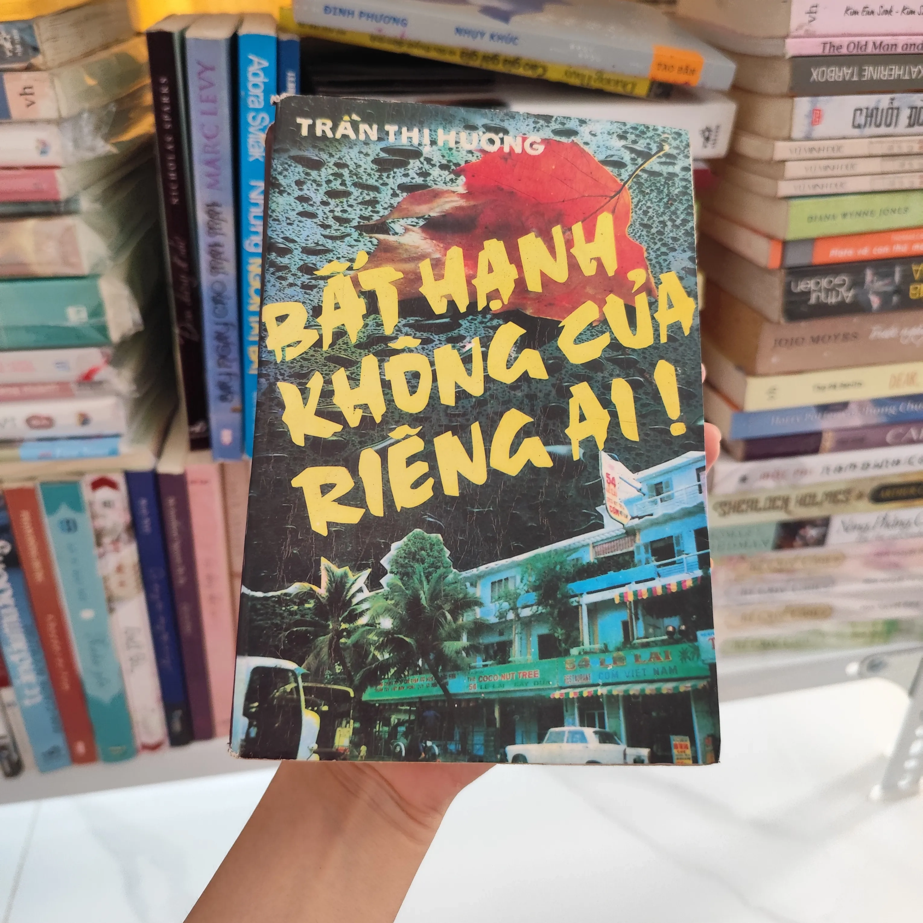 Bất hạnh không của riêng ai by  - Sách Book Cover - Ngọc Hiển Books
