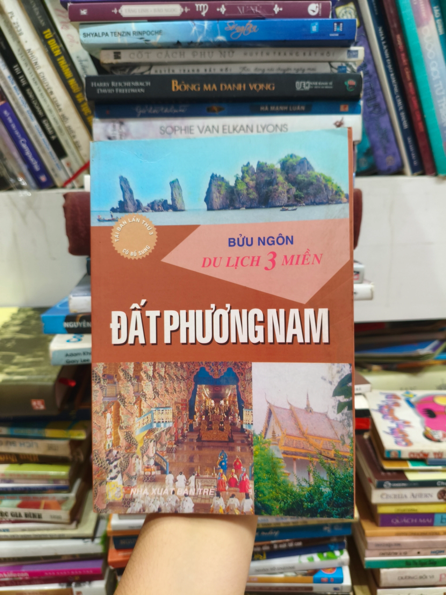 Đất Phương Nam ( Du lịch 3 miền ) 🌱 by  - Sách Book Cover - Ngọc Hiển Books