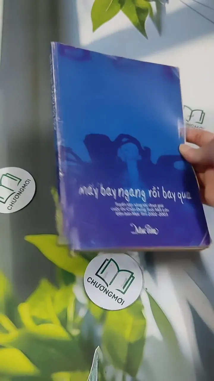 Mây Bay Ngang Rồi Bay Qua - Báo Mực Tím 705769