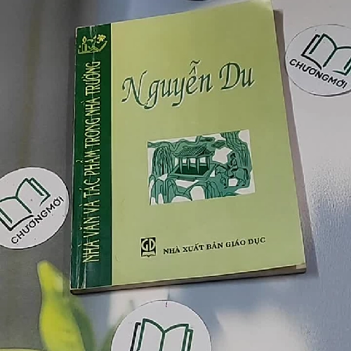 Nguyễn Du - Nhà văn và tác phẩm trong nhà trường - Lê Bảo