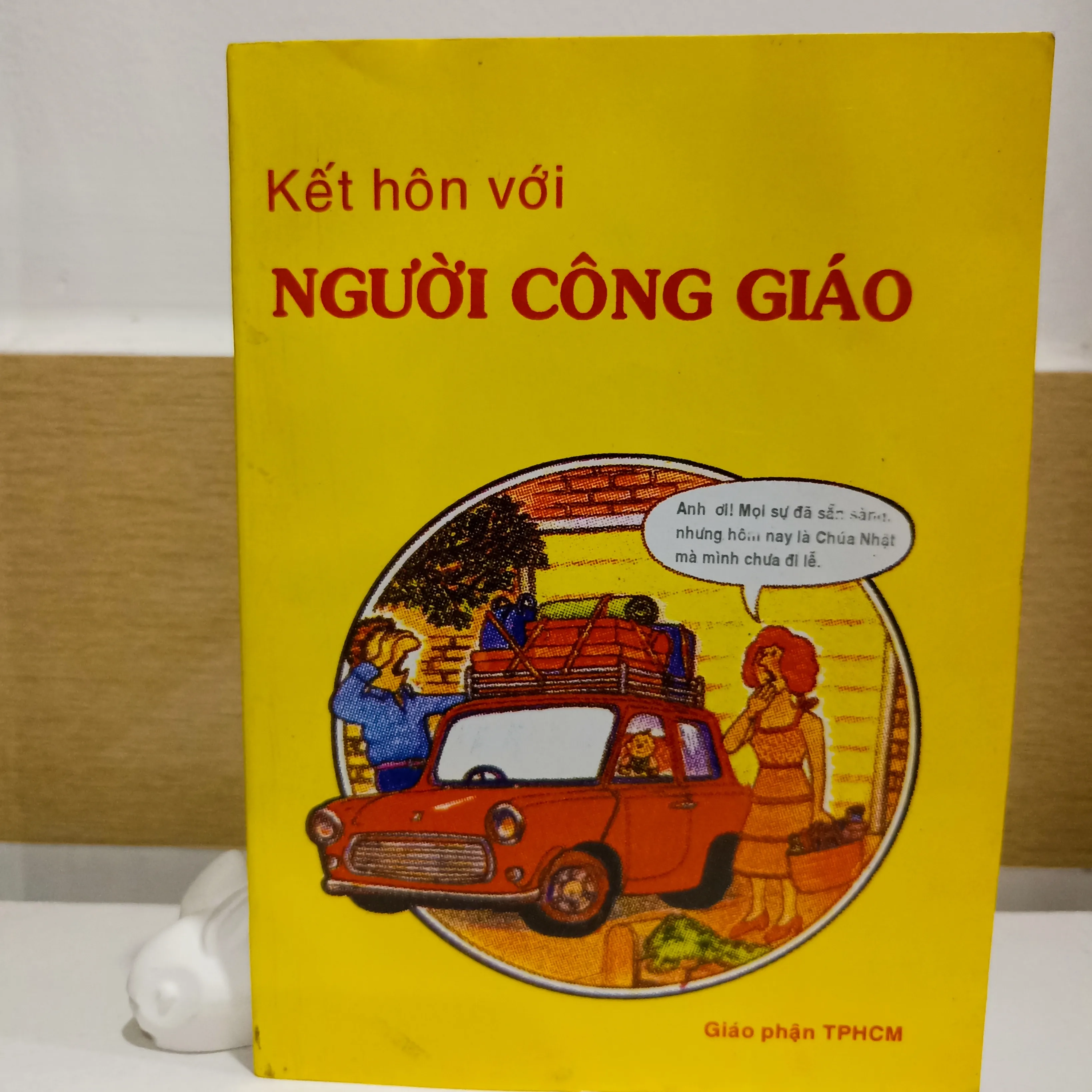 Kết hôn với người Công Giáo 🌻 by Michael Henesy, CSsR, Rosemary Gallagher - Sách Book Cover - Ngọc Hiển Books