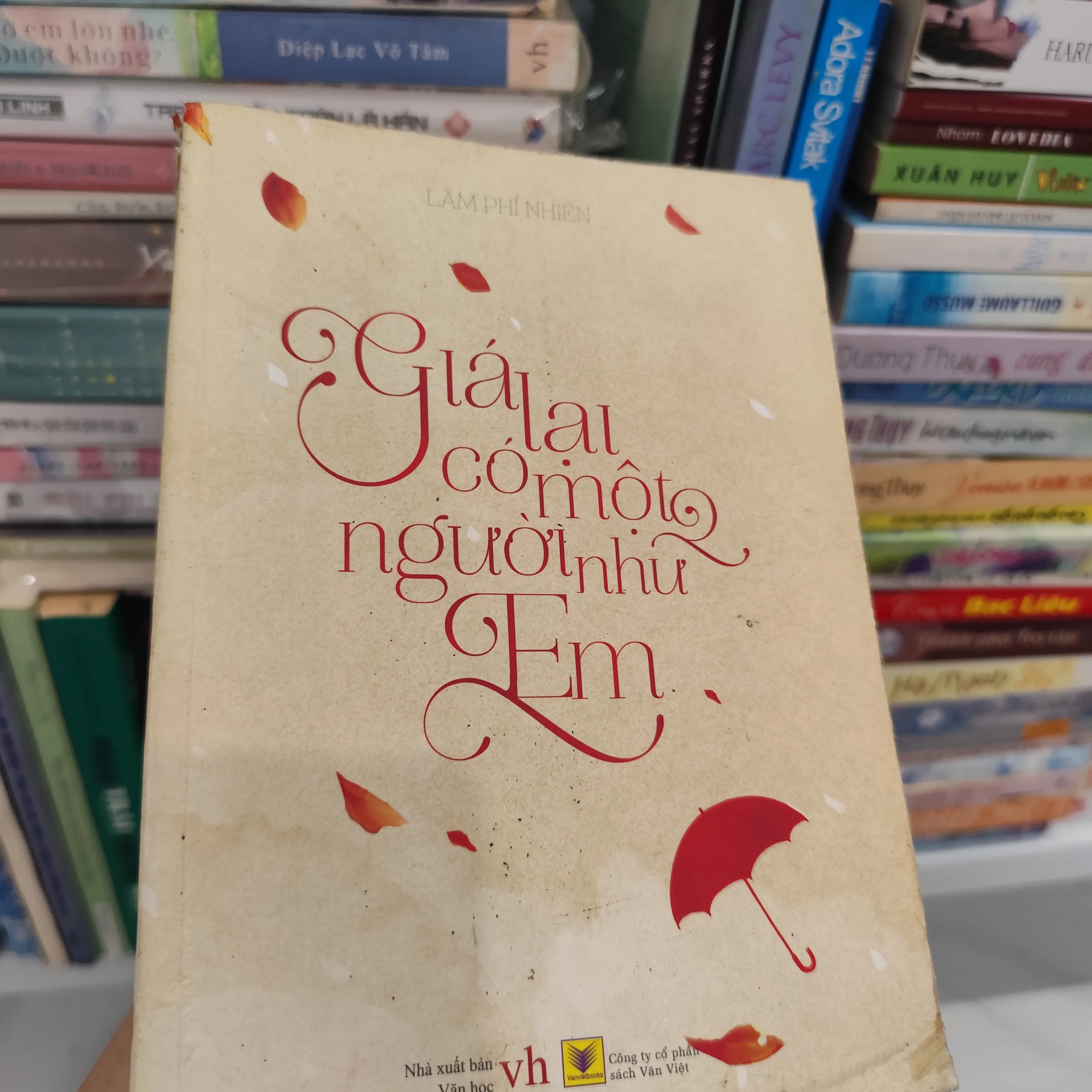 Giá lại có một người như em by  - Sách Book Cover - Ngọc Hiển Books