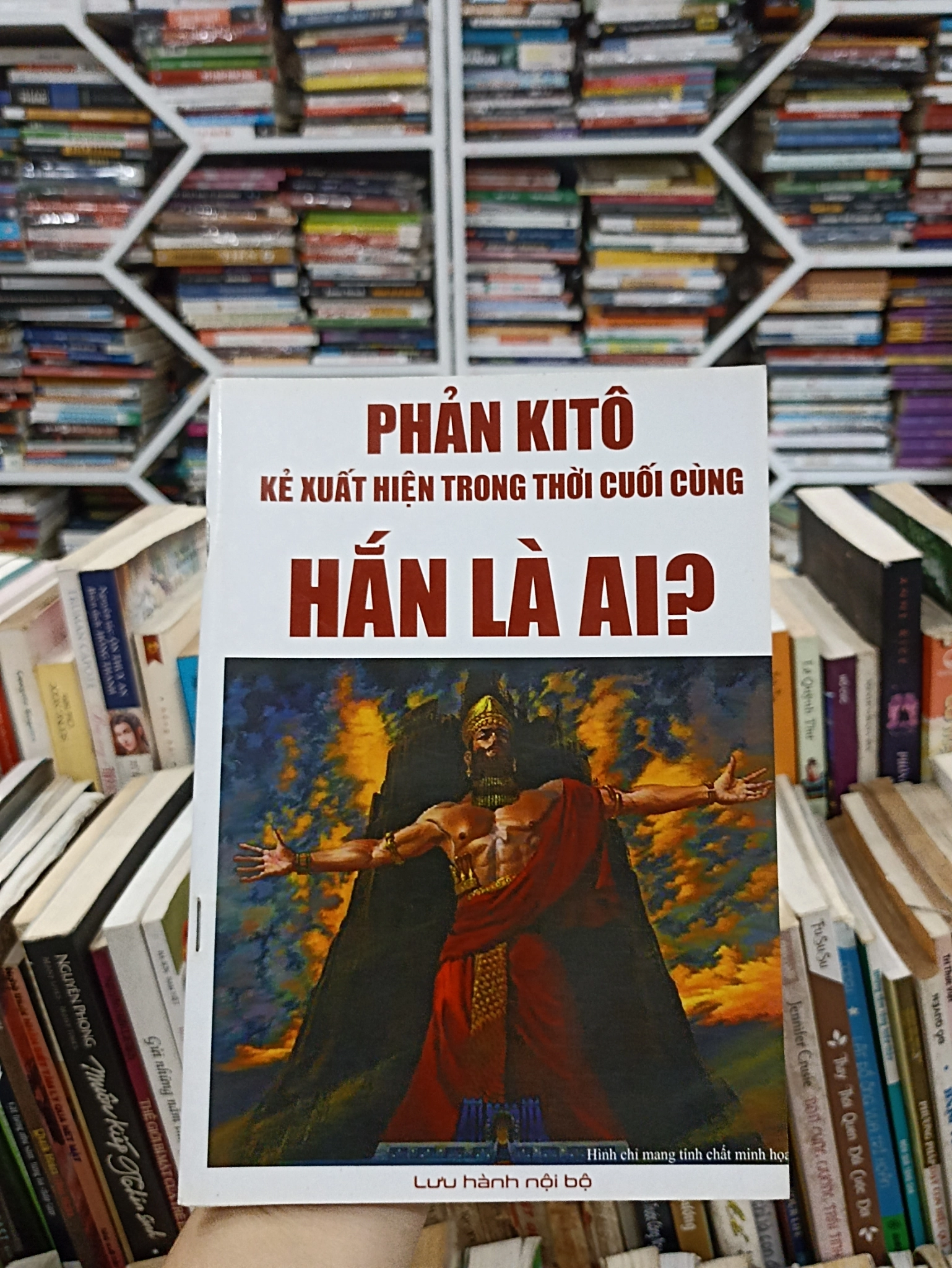 Phản Kitô - Kẻ Xuất Hiện Trong Thời Cuối Cùng 🌻 by Roger Faligot - Sách Book Cover - Ngọc Hiển Books