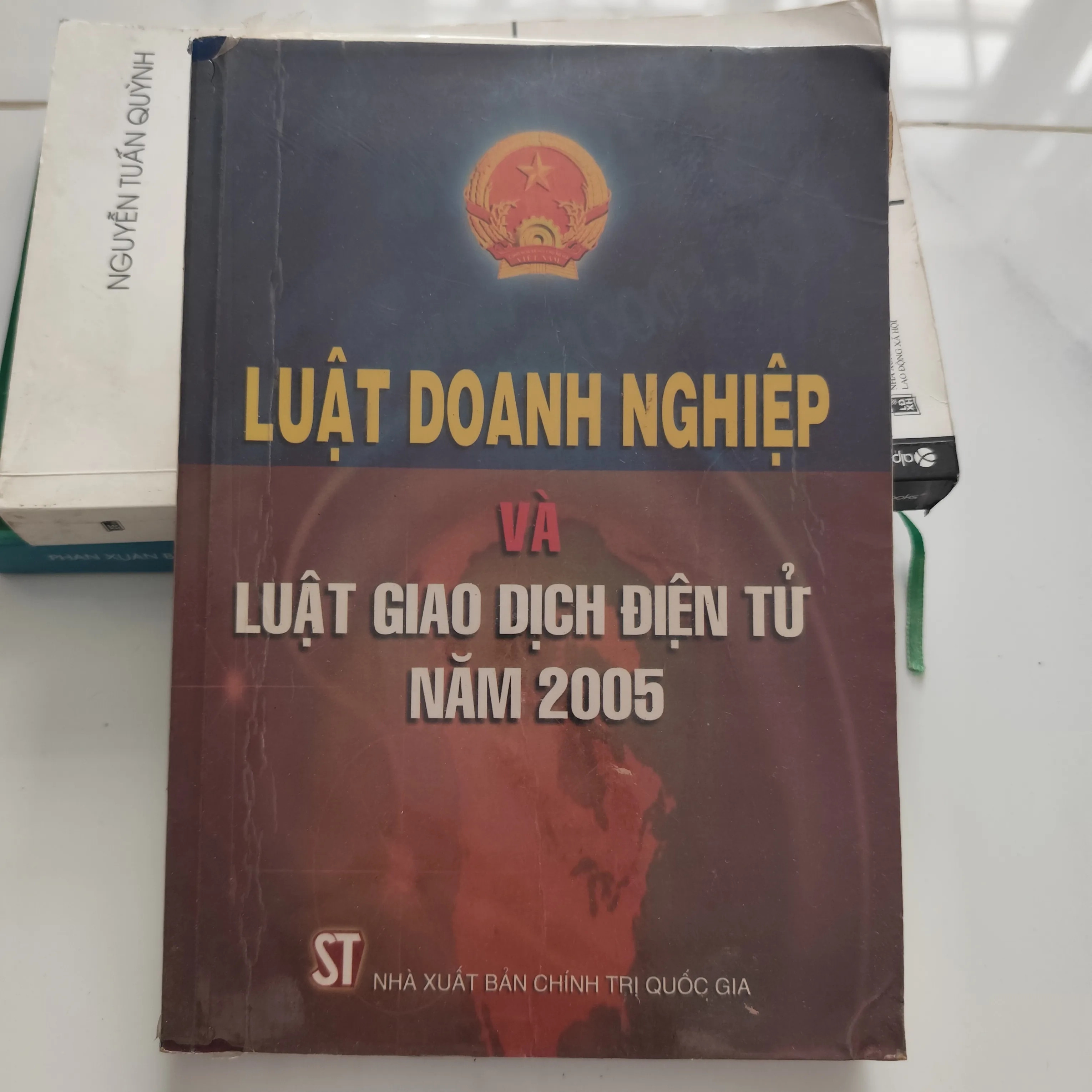 Luật doanh nghiệp và luật giao dịch điện tử 2005 by  - Sách Book Cover - Ngọc Hiển Books