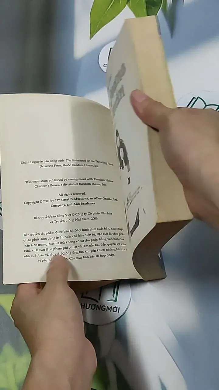 Quần jean may mắn - Ann Brashares 698570