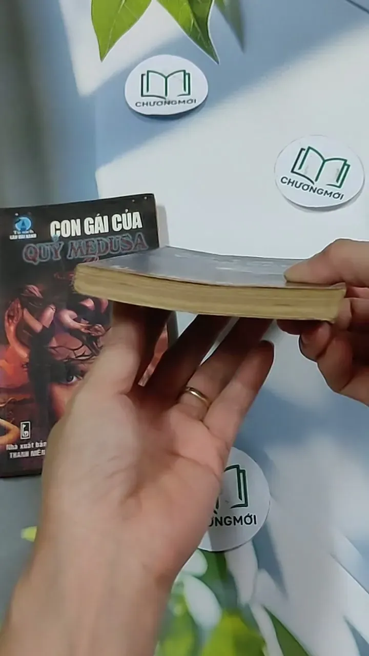 Combo Truyện: Ánh Lửa Vườn Khuya, Con Gái Của Quỷ Medusa 703129