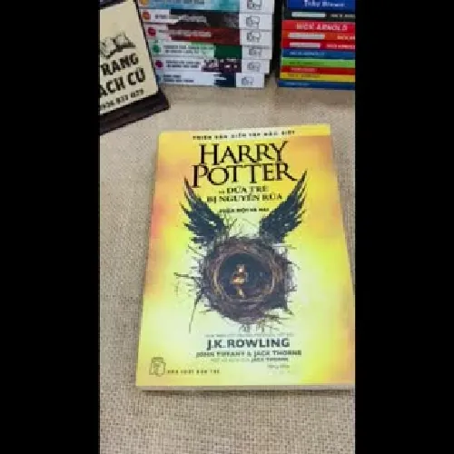 HARRY PORTER VÀ ĐỨA TRẺ BỊ NGUYỀN RỦA