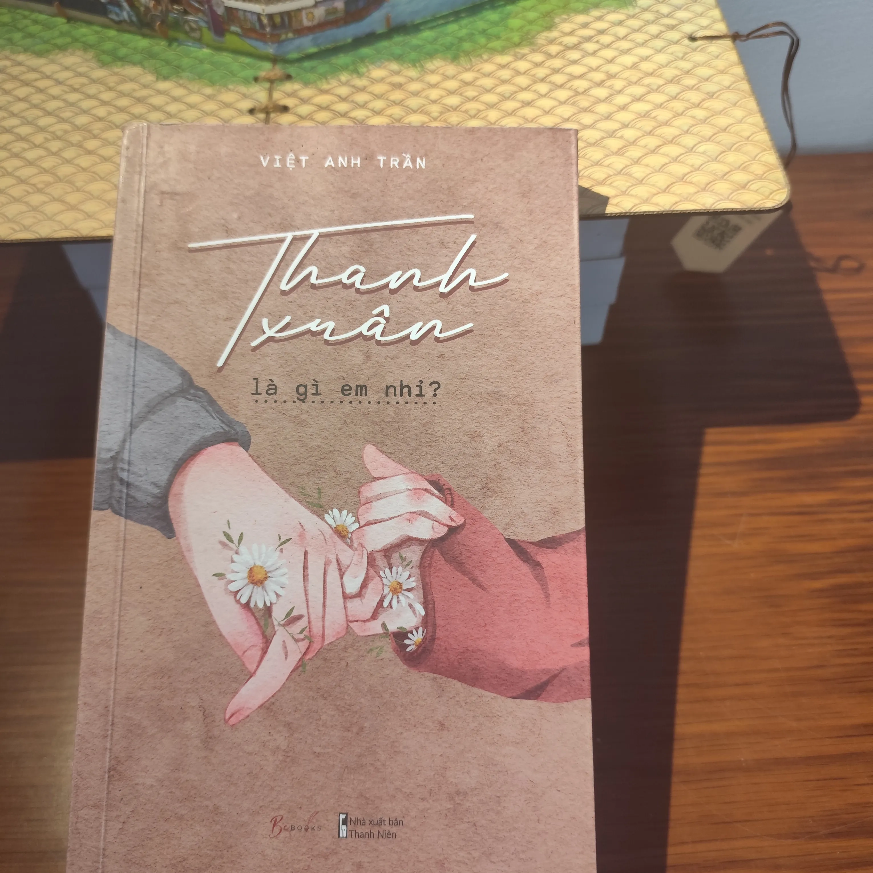 Thanh xuân là gì em nhỉ? by  - Sách Book Cover - Ngọc Hiển Books