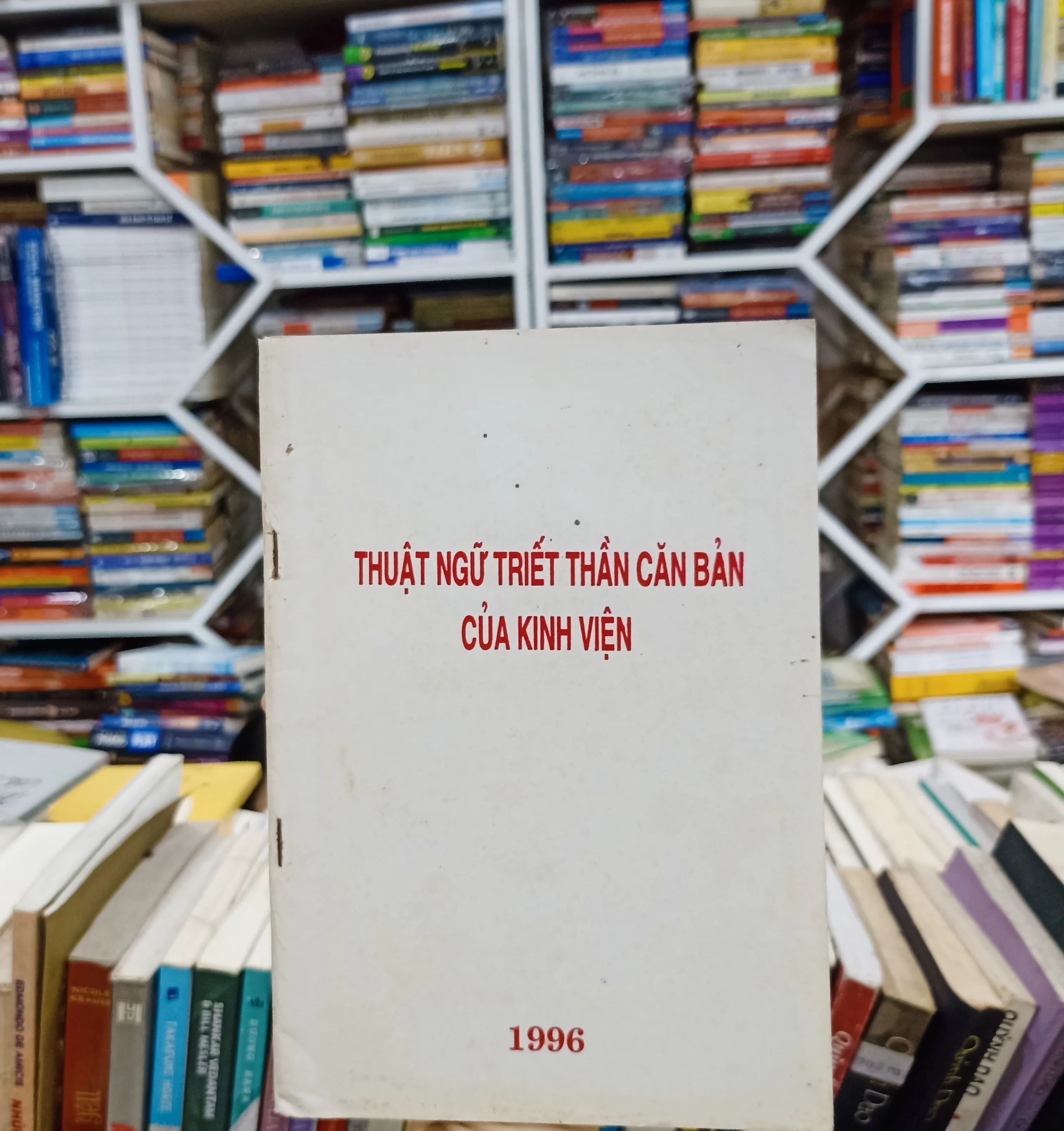 Thuật ngữ triết thần căn bản của kinh viện 1996 🌻 by  - Sách Book Cover - Ngọc Hiển Books